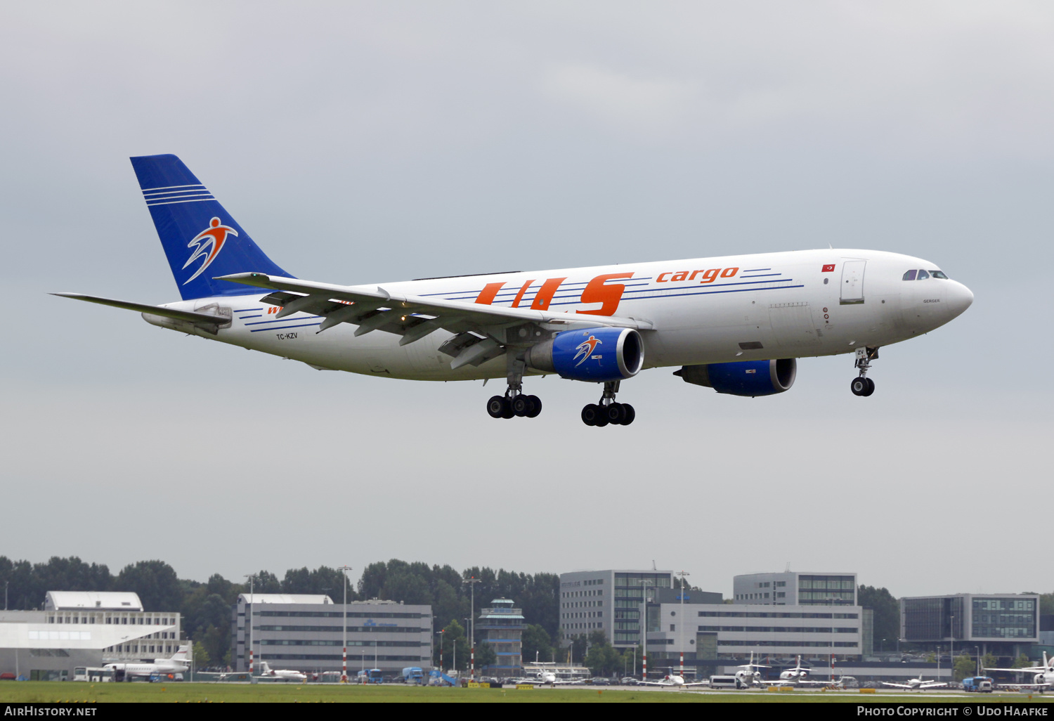 Aircraft Photo of TC-KZV | Airbus A300B4-203(F) | ULS Cargo | AirHistory.net #560381
