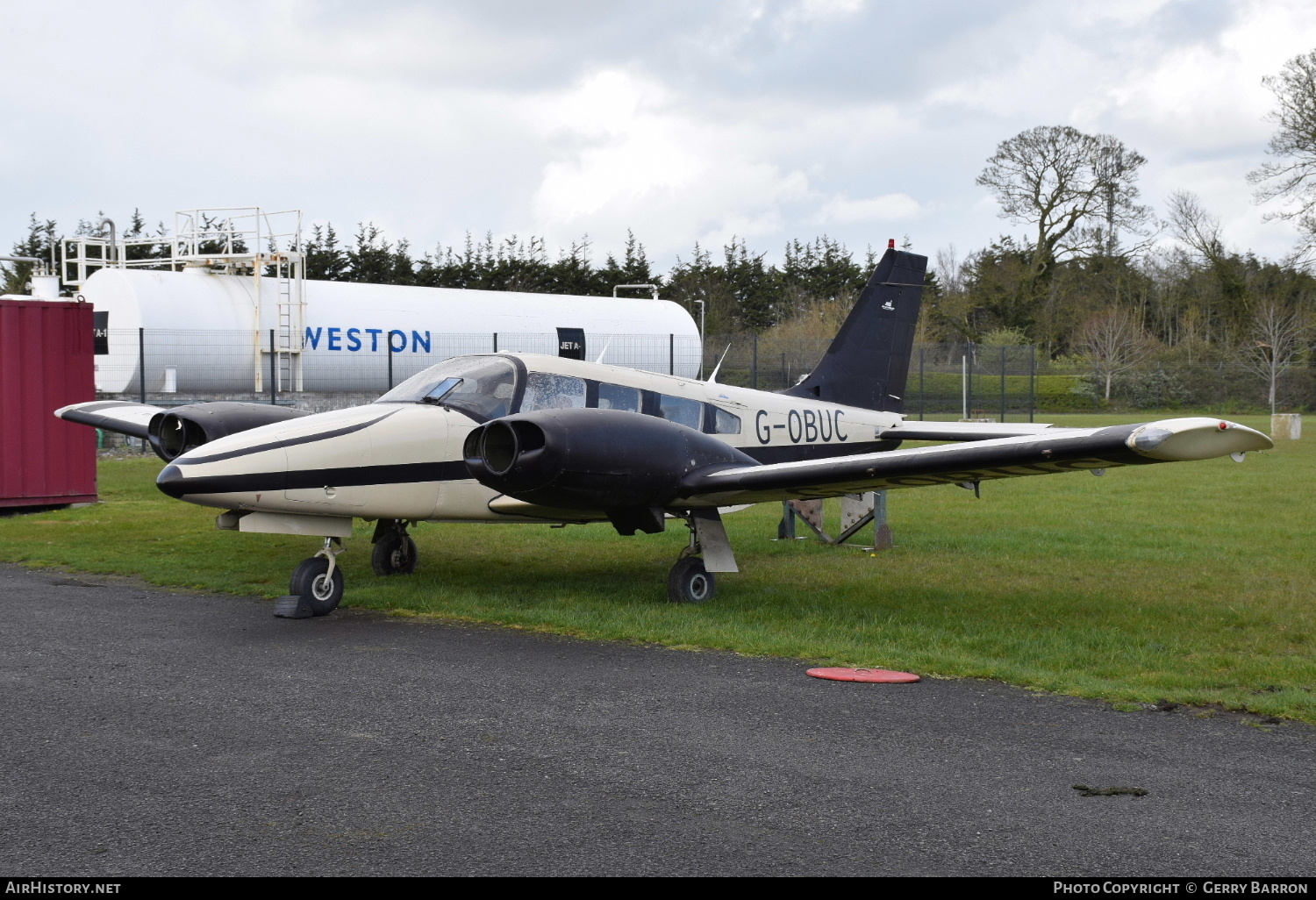 Aircraft Photo of G-OBUC | Piper PA-34-220T Seneca III | AirHistory.net #560415