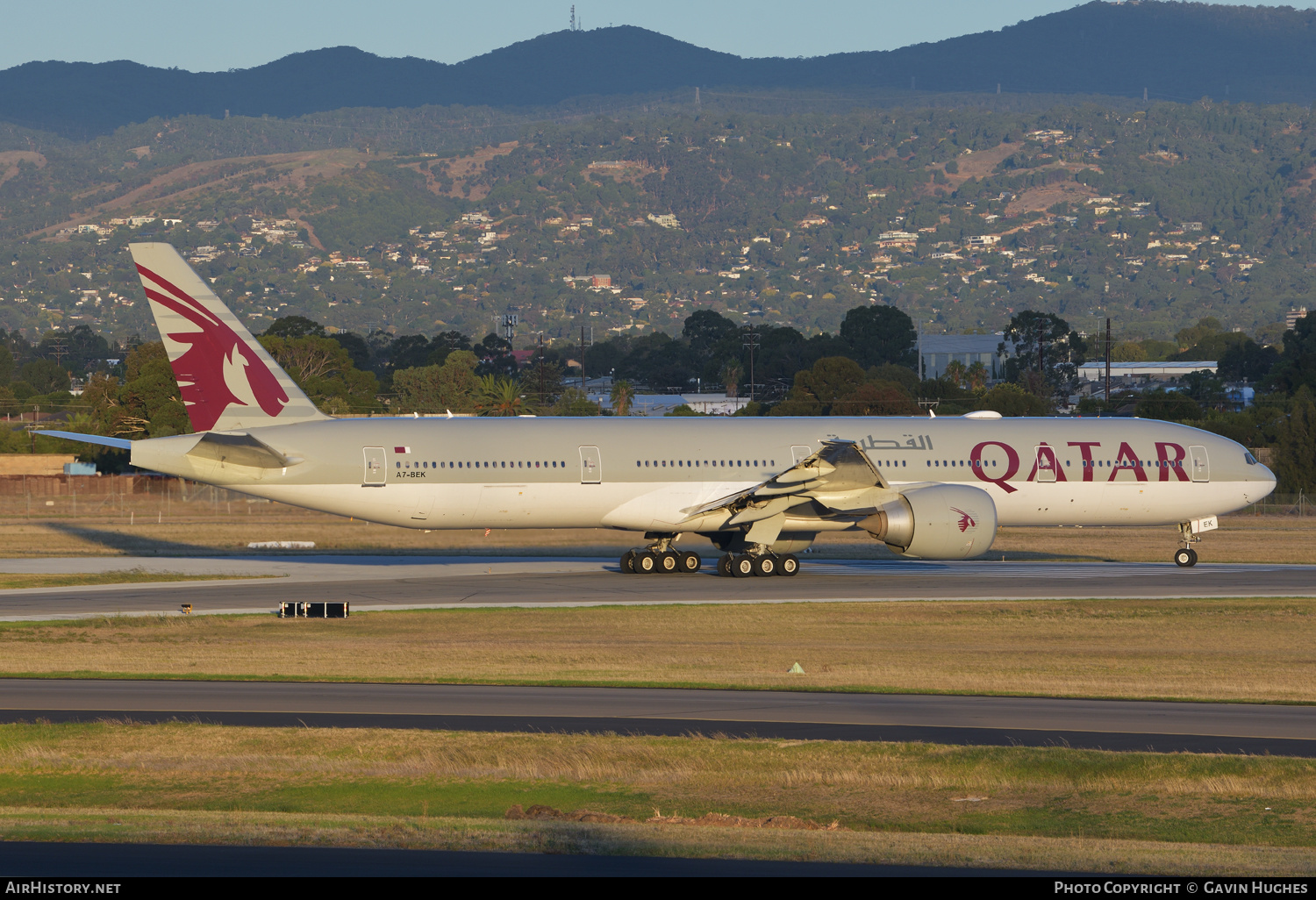 Aircraft Photo of A7-BEK | Boeing 777-300/ER | Qatar Airways | AirHistory.net #560454