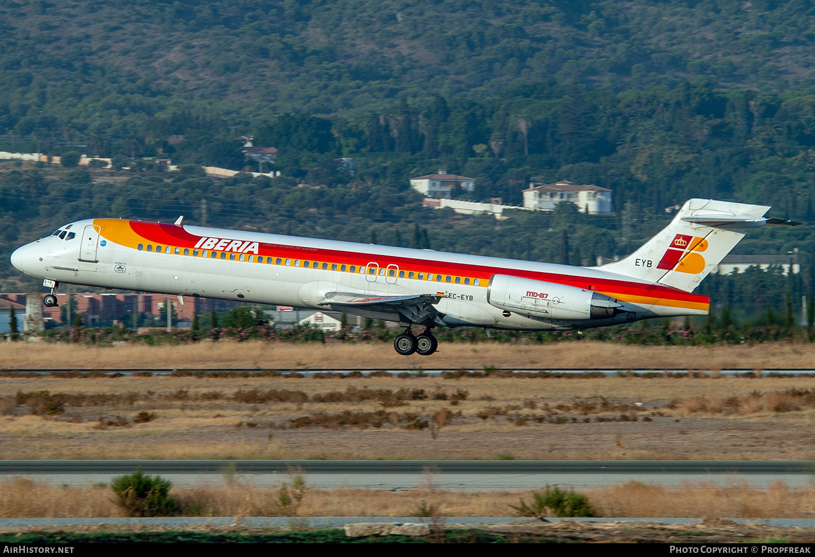 Aircraft Photo of EC-EYB | McDonnell Douglas MD-87 (DC-9-87) | Iberia | AirHistory.net #560477