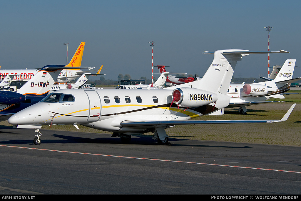 Aircraft Photo of N898MW | Embraer EMB-505 Phenom 300 | AirHistory.net #560487
