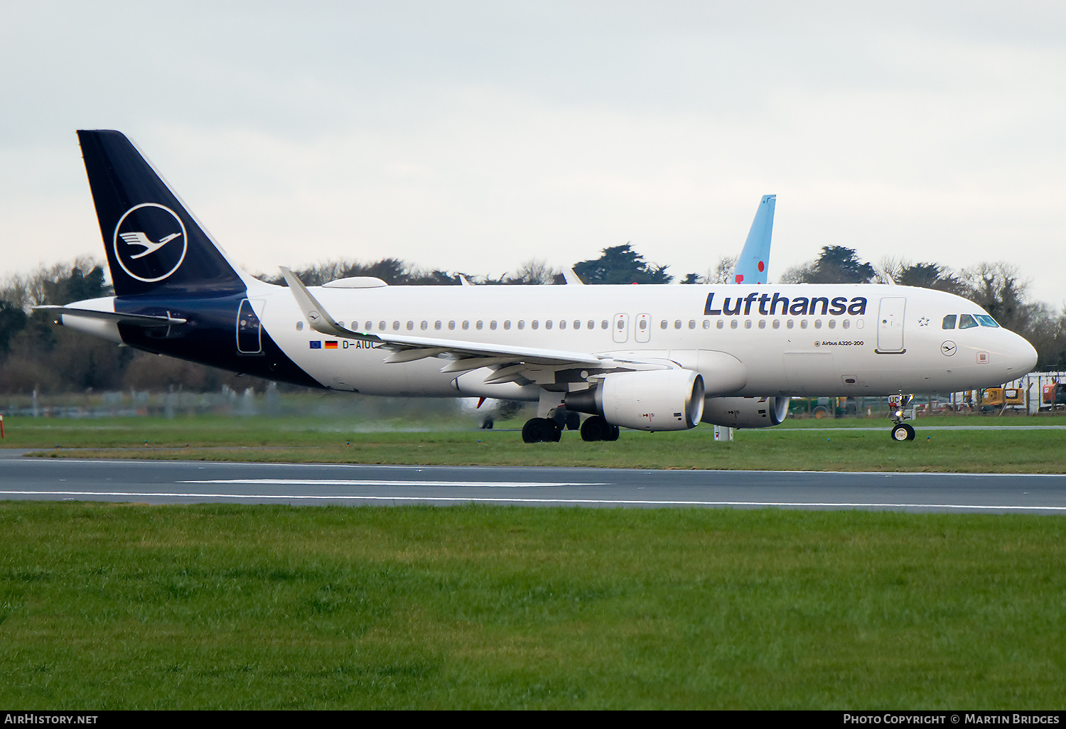 Aircraft Photo of D-AIUC | Airbus A320-214 | Lufthansa | AirHistory.net #560700
