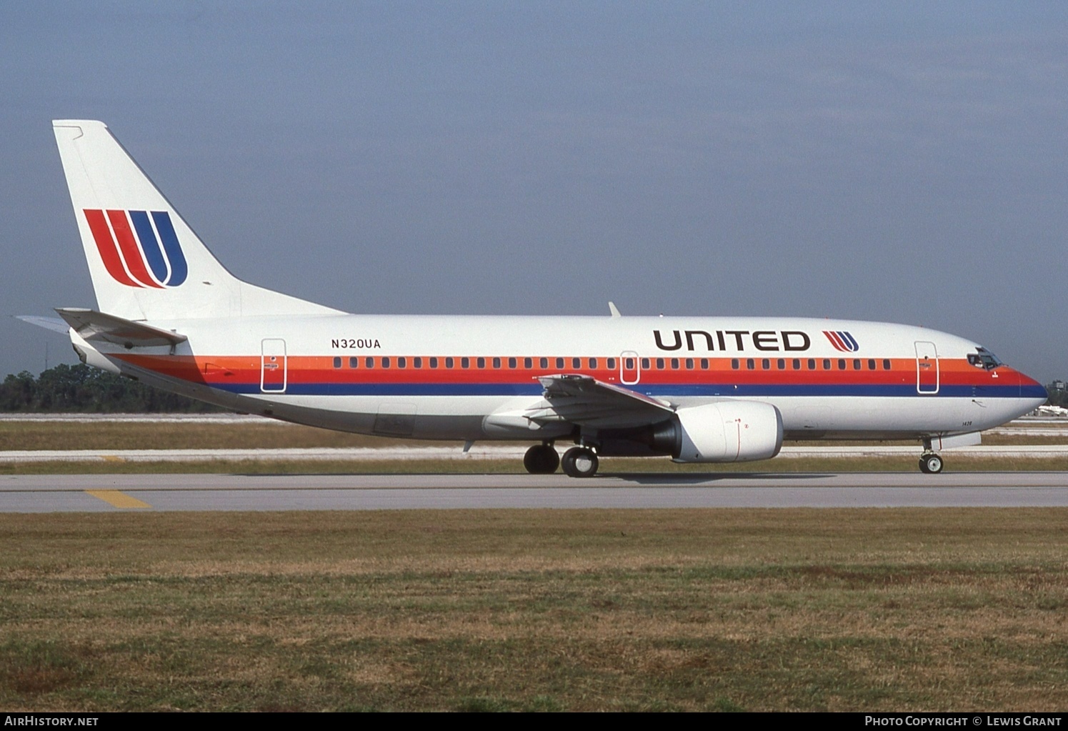 Aircraft Photo of N320UA | Boeing 737-322 | United Airlines | AirHistory.net #560892