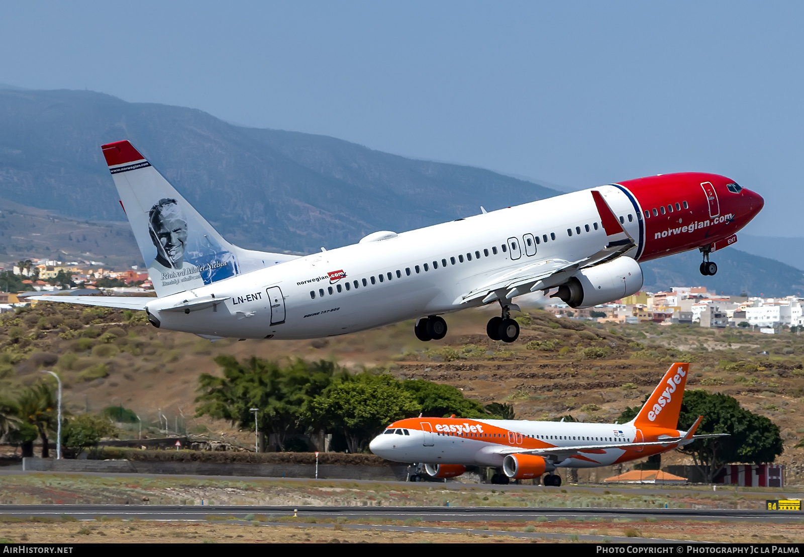 Aircraft Photo of LN-ENT | Boeing 737-800 | Norwegian | AirHistory.net #560998