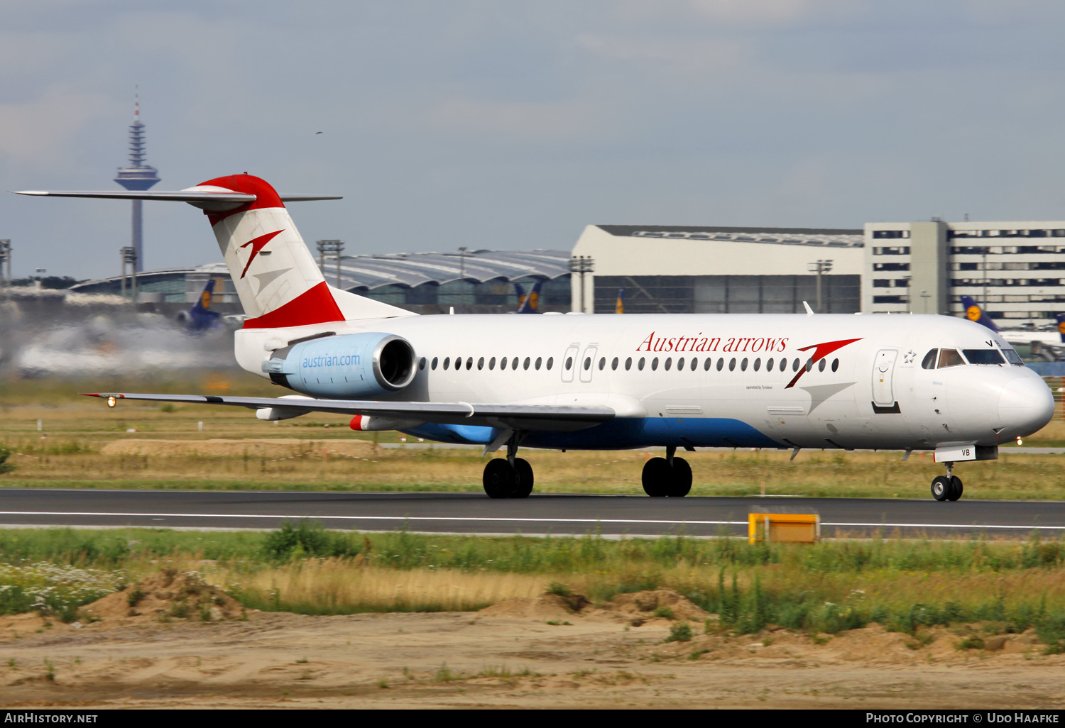 Aircraft Photo of OE-LVB | Fokker 100 (F28-0100) | Austrian Arrows | AirHistory.net #561008