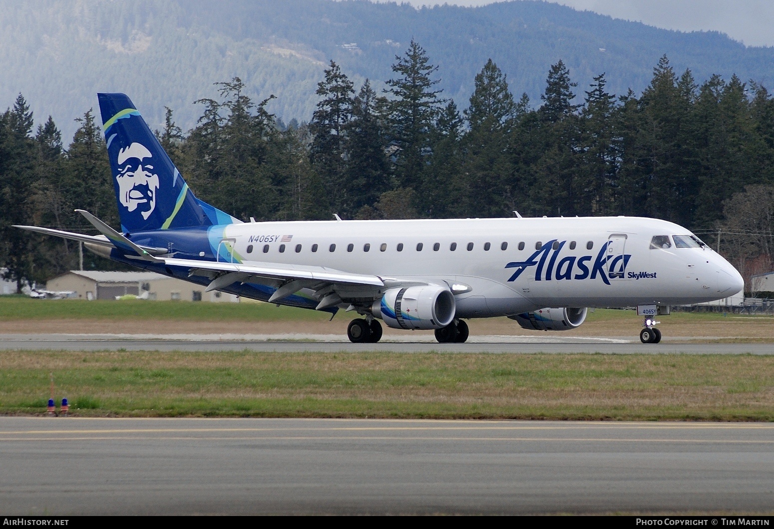 Aircraft Photo of N406SY | Embraer 175LR (ERJ-170-200LR) | Alaska Airlines | AirHistory.net #561091