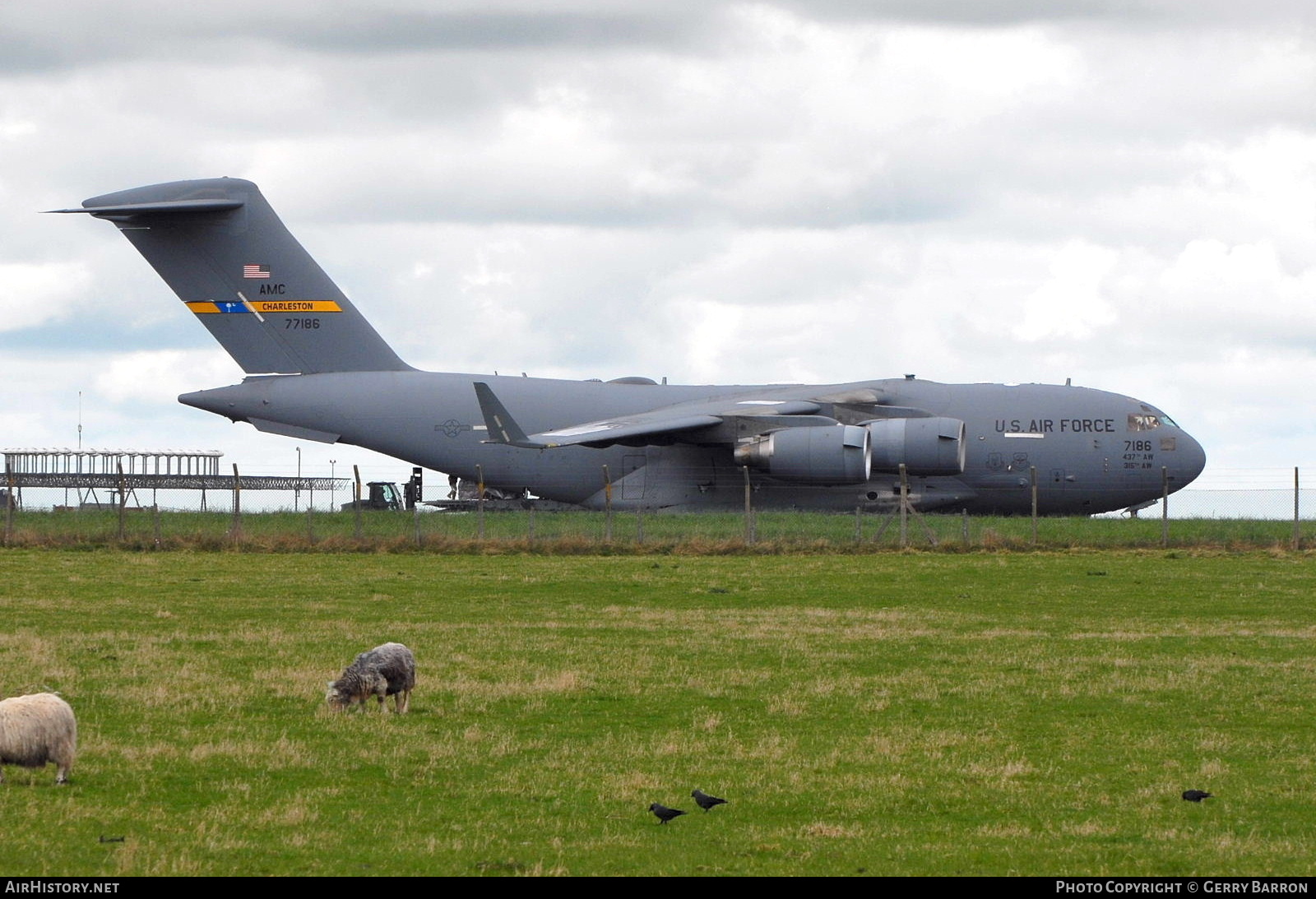 Aircraft Photo of 07-7186 / 77186 | Boeing C-17A Globemaster III | USA - Air Force | AirHistory.net #561316