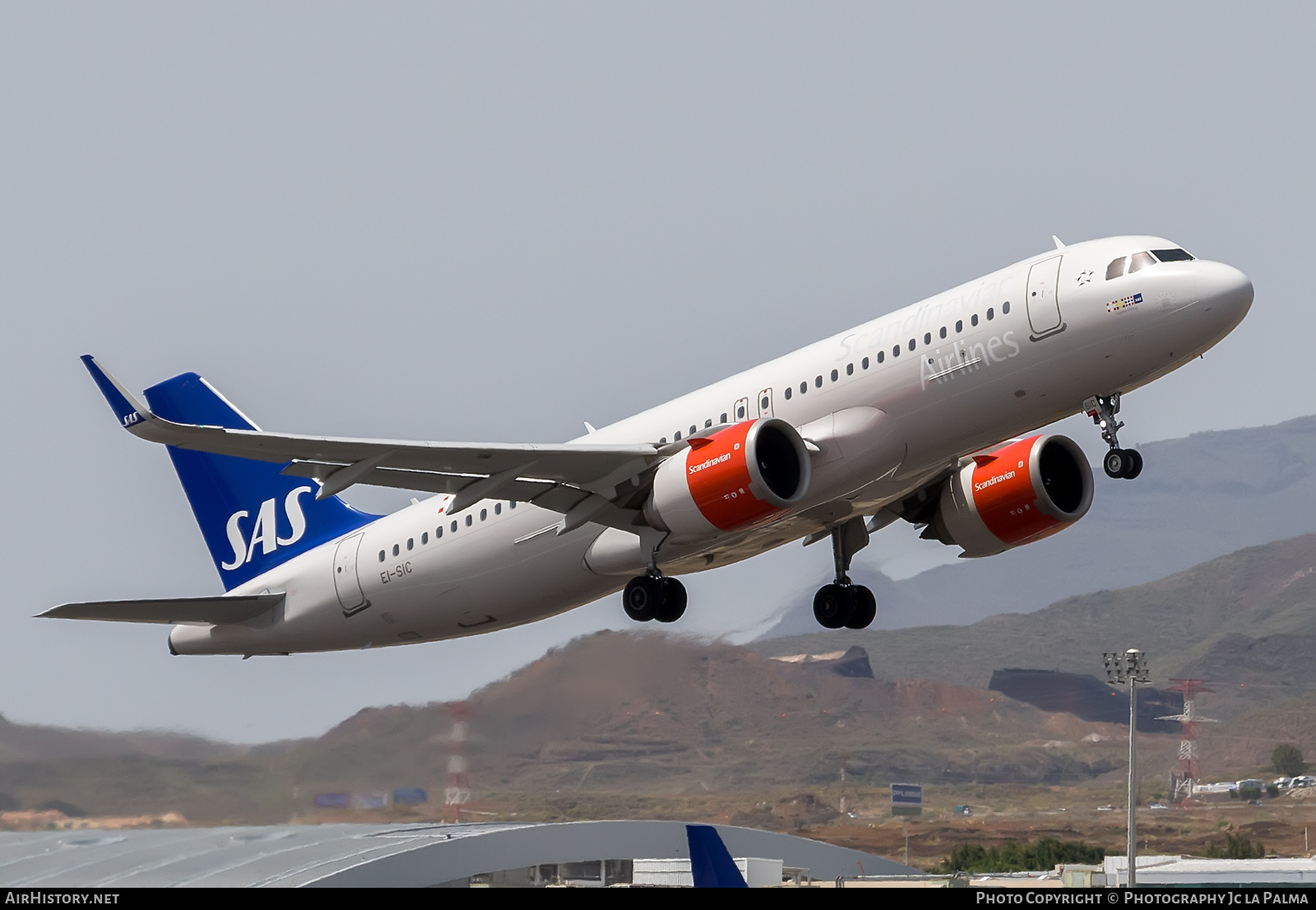 Aircraft Photo of EI-SIC | Airbus A320-251N | Scandinavian Airlines - SAS | AirHistory.net #561373
