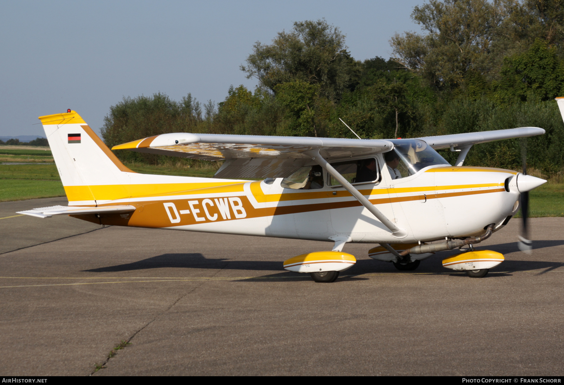 Aircraft Photo of D-ECWB | Reims F172M Skyhawk | AirHistory.net #561456