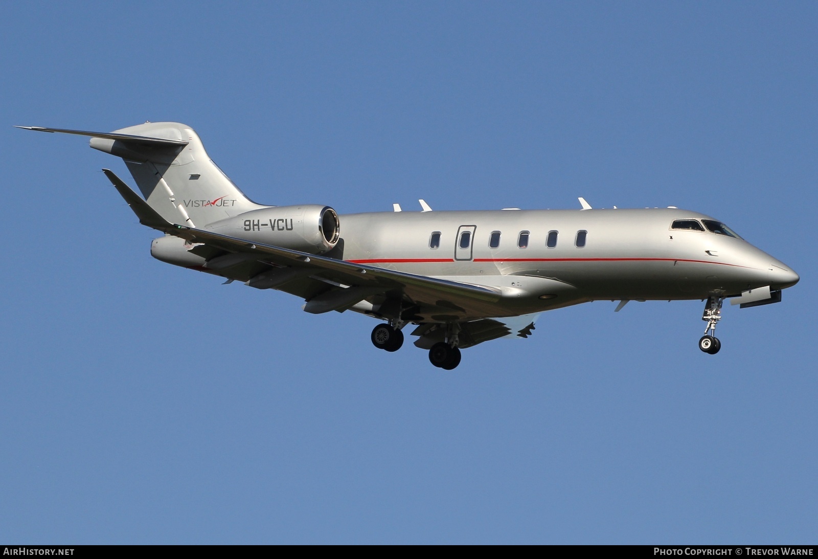 Aircraft Photo of 9H-VCU | Bombardier Challenger 350 (BD-100-1A10) | VistaJet | AirHistory.net #561599