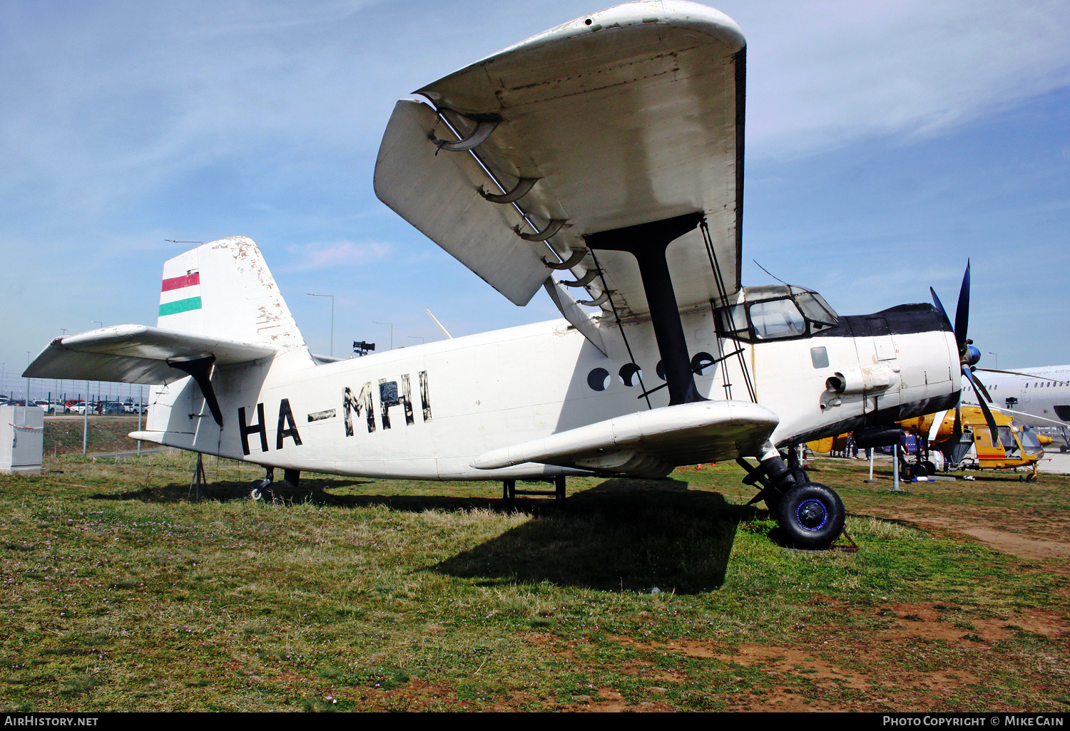 Aircraft Photo of HA-MHI | Antonov An-2M | AirHistory.net #561717