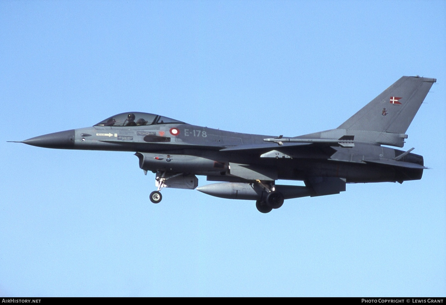 Aircraft Photo of E-178 | General Dynamics F-16A Fighting Falcon | Denmark - Air Force | AirHistory.net #561805