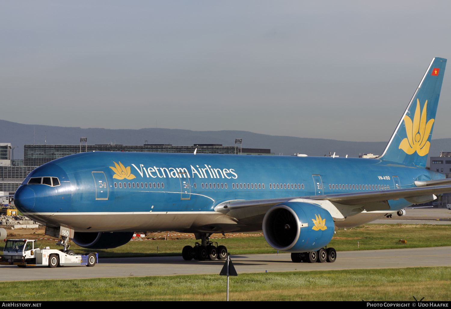 Aircraft Photo of VN-A150 | Boeing 777-2Q8/ER | Vietnam Airlines | AirHistory.net #561834