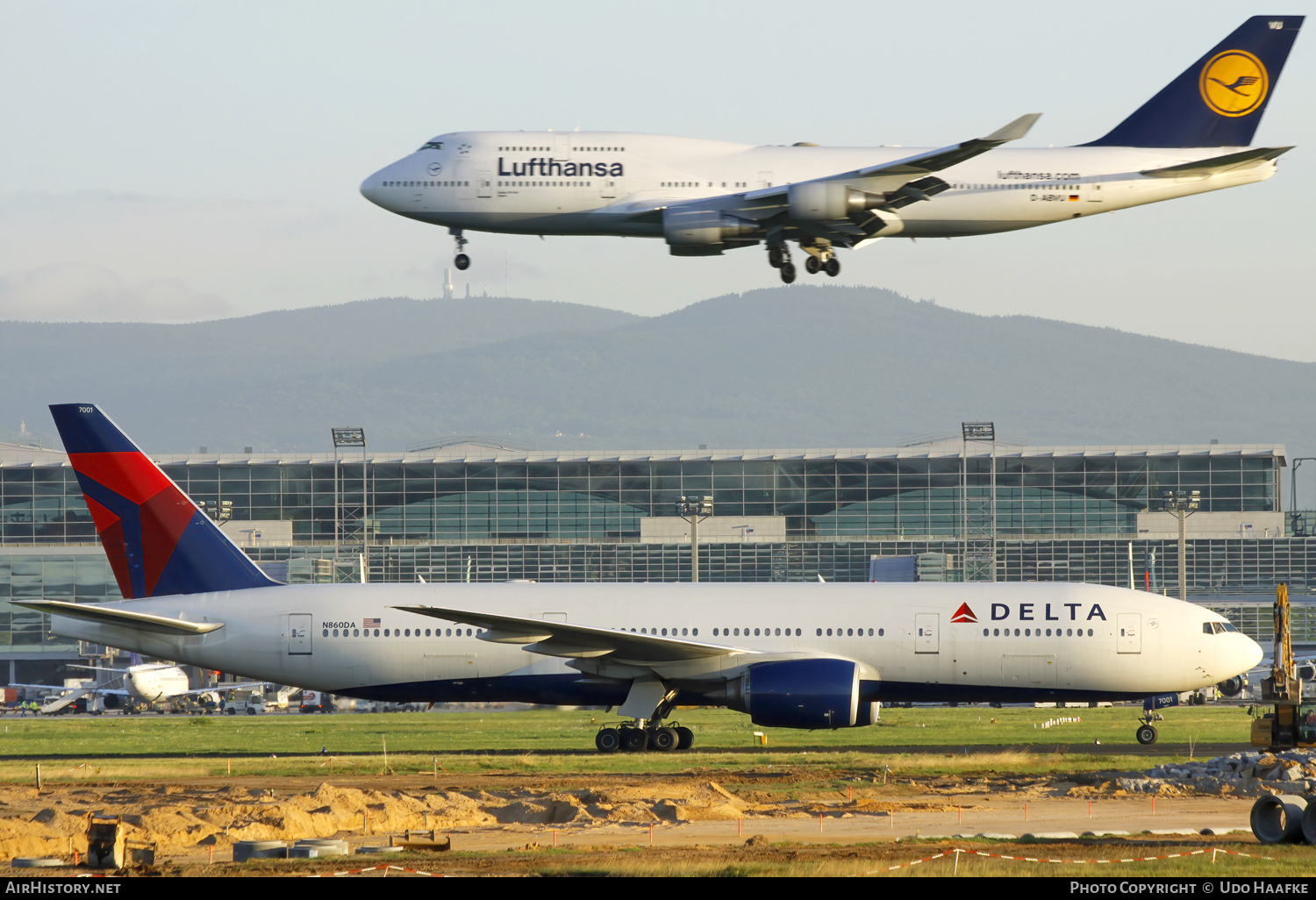 Aircraft Photo of N860DA | Boeing 777-232/ER | Delta Air Lines | AirHistory.net #561873