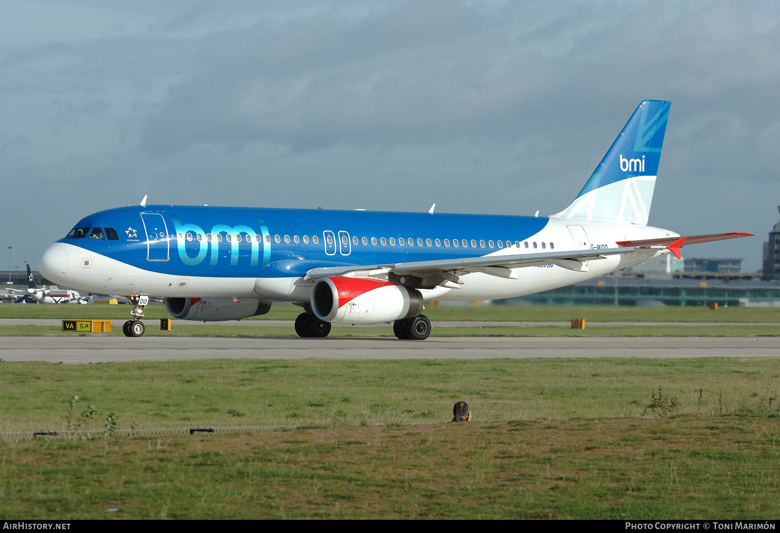 Aircraft Photo of G-MIDO | Airbus A320-232 | BMI - British Midland International | AirHistory.net #562034