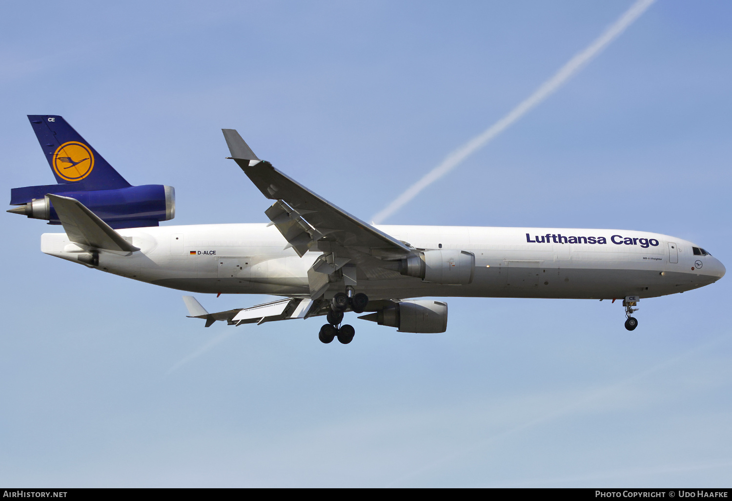 Aircraft Photo of D-ALCE | McDonnell Douglas MD-11F | Lufthansa Cargo | AirHistory.net #562096
