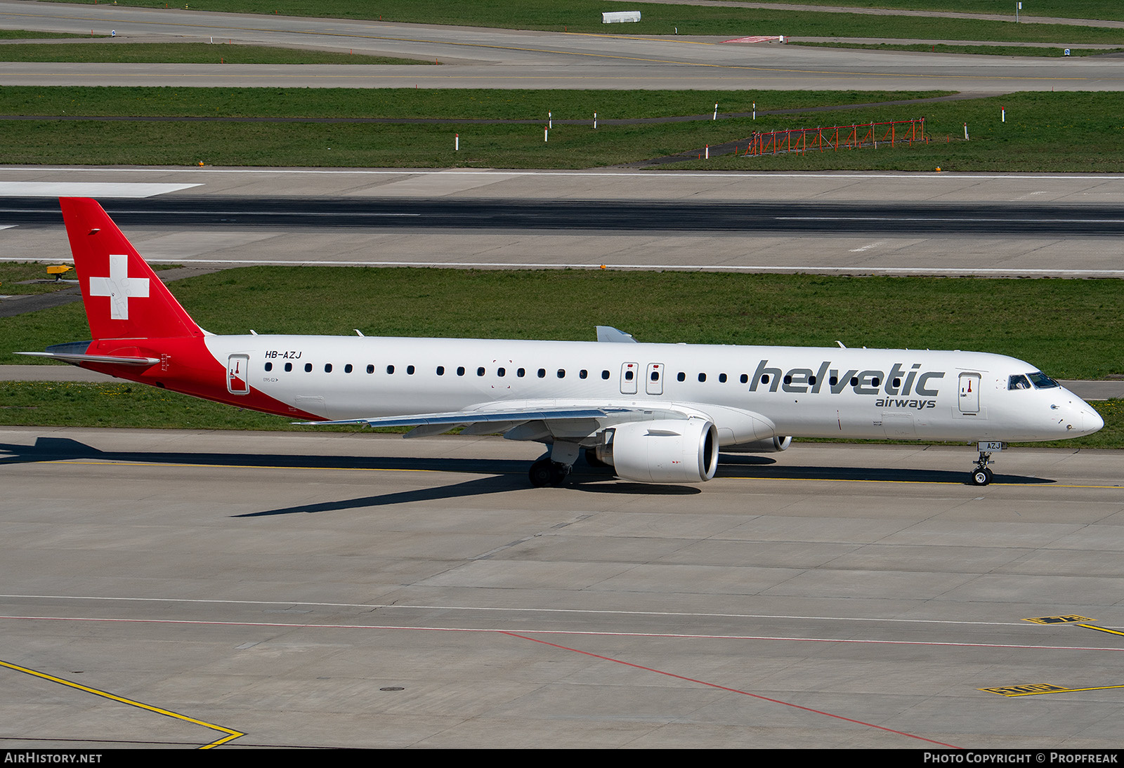Aircraft Photo of HB-AZJ | Embraer 195-E2 (ERJ-190-400) | Helvetic Airways | AirHistory.net #562139