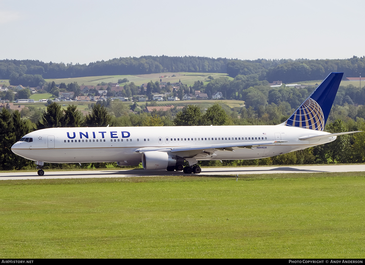 Aircraft Photo of N644UA | Boeing 767-322/ER | United Airlines | AirHistory.net #562240