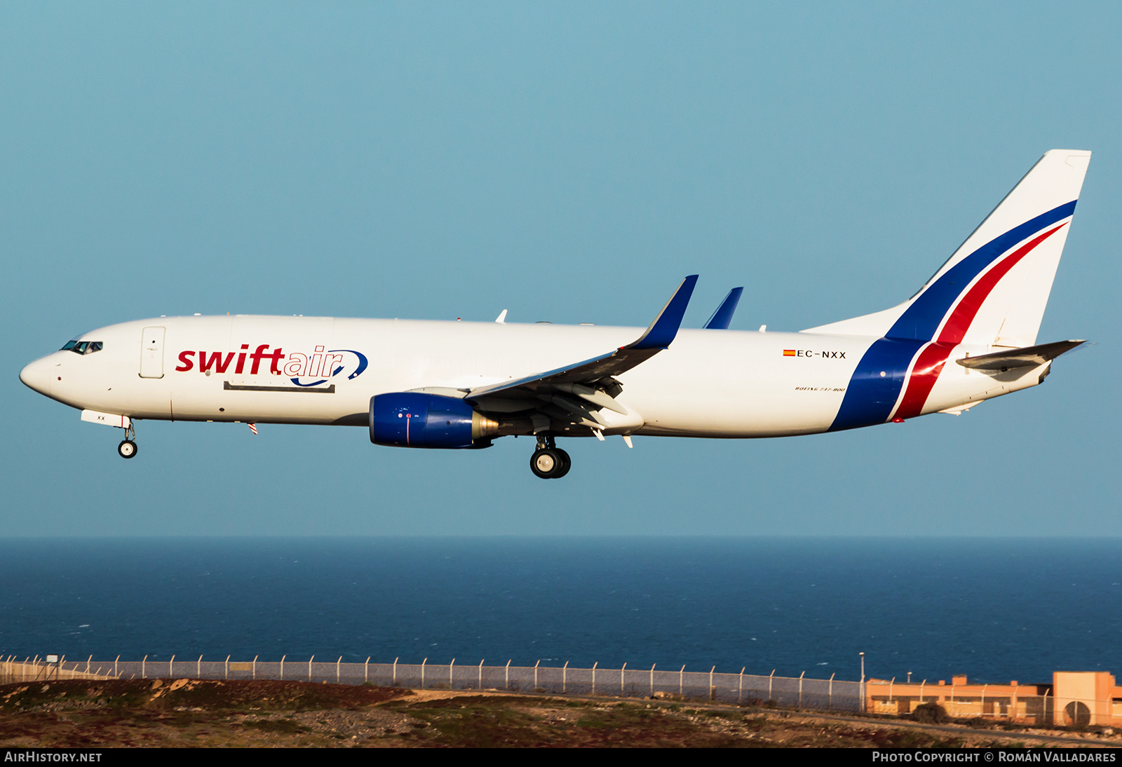 Aircraft Photo of EC-NXX | Boeing 737-8FE(SF) | Swiftair | AirHistory.net #562285