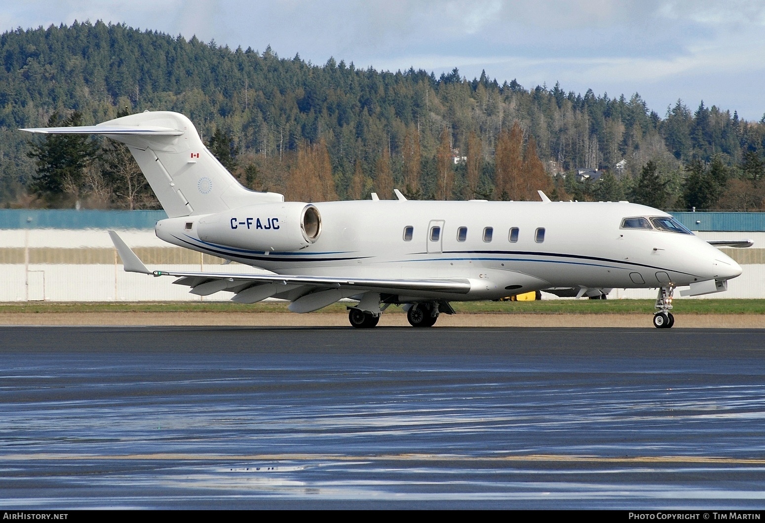 Aircraft Photo of C-FAJC | Bombardier Challenger 300 (BD-100-1A10) | AirHistory.net #562521