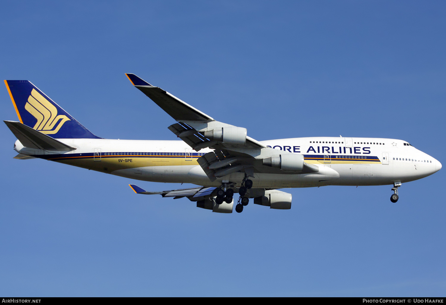 Aircraft Photo of 9V-SPE | Boeing 747-412 | Singapore Airlines | AirHistory.net #562576