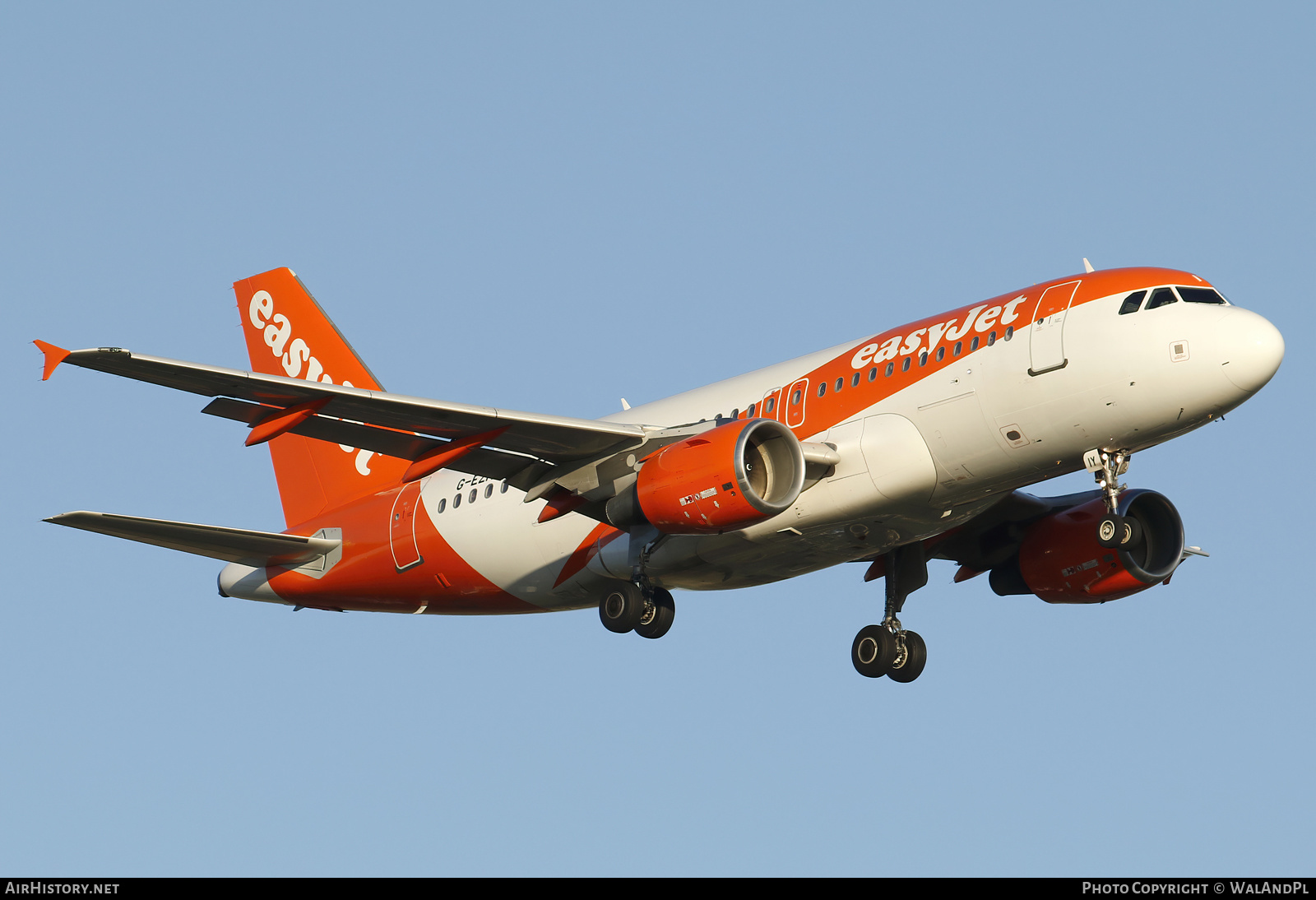 Aircraft Photo of G-EZIY | Airbus A319-111 | EasyJet | AirHistory.net #562698