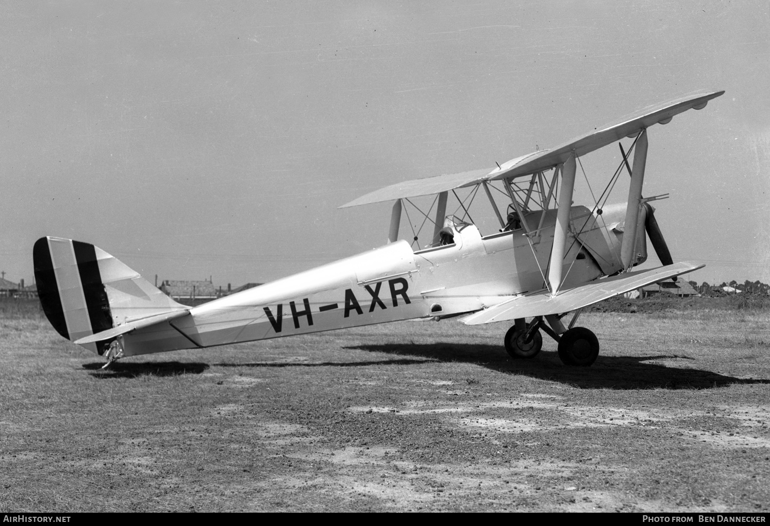 Aircraft Photo of VH-AXR | De Havilland D.H. 82A Tiger Moth | AirHistory.net #562735