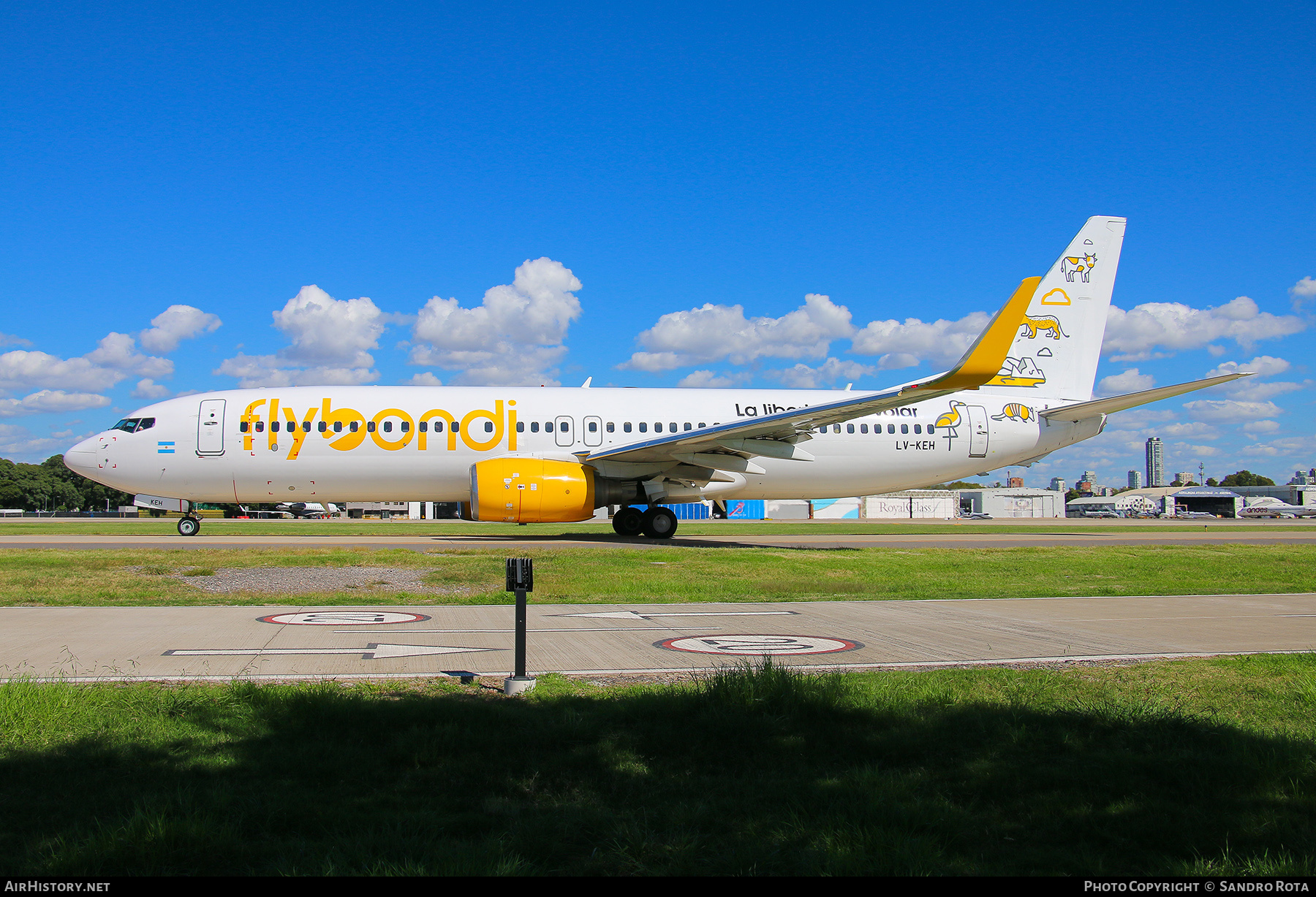 Aircraft Photo of LV-KEH | Boeing 737-8U3 | FlyBondi | AirHistory.net #562745