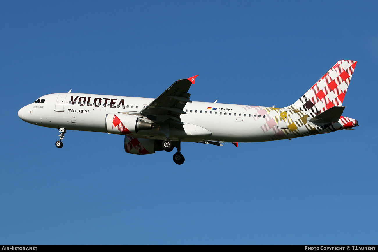 Aircraft Photo of EC-NOY | Airbus A320-214 | Volotea | AirHistory.net #562758