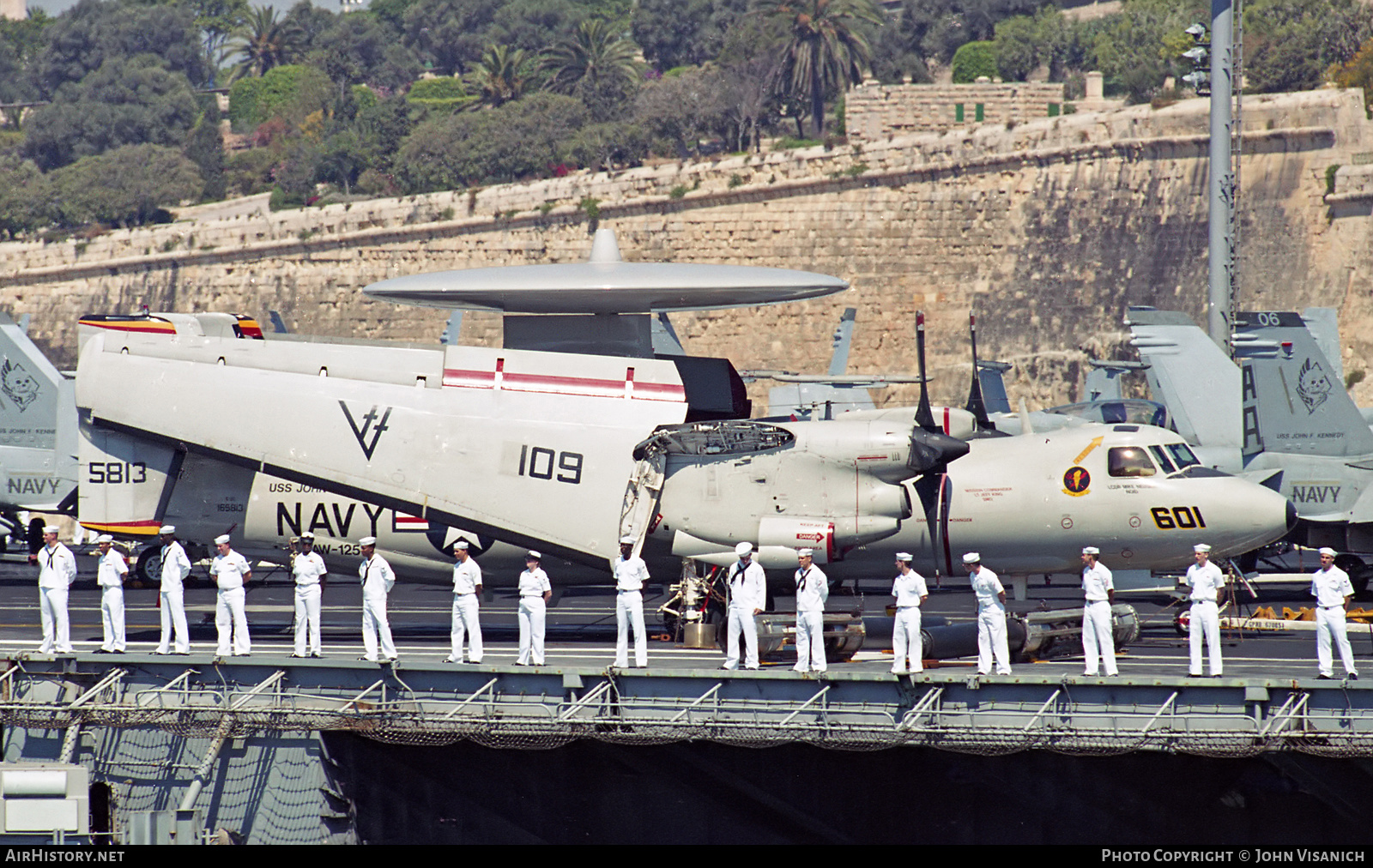 Aircraft Photo of 165813 / 5813 | Grumman E-2C Hawkeye | USA - Navy | AirHistory.net #562769