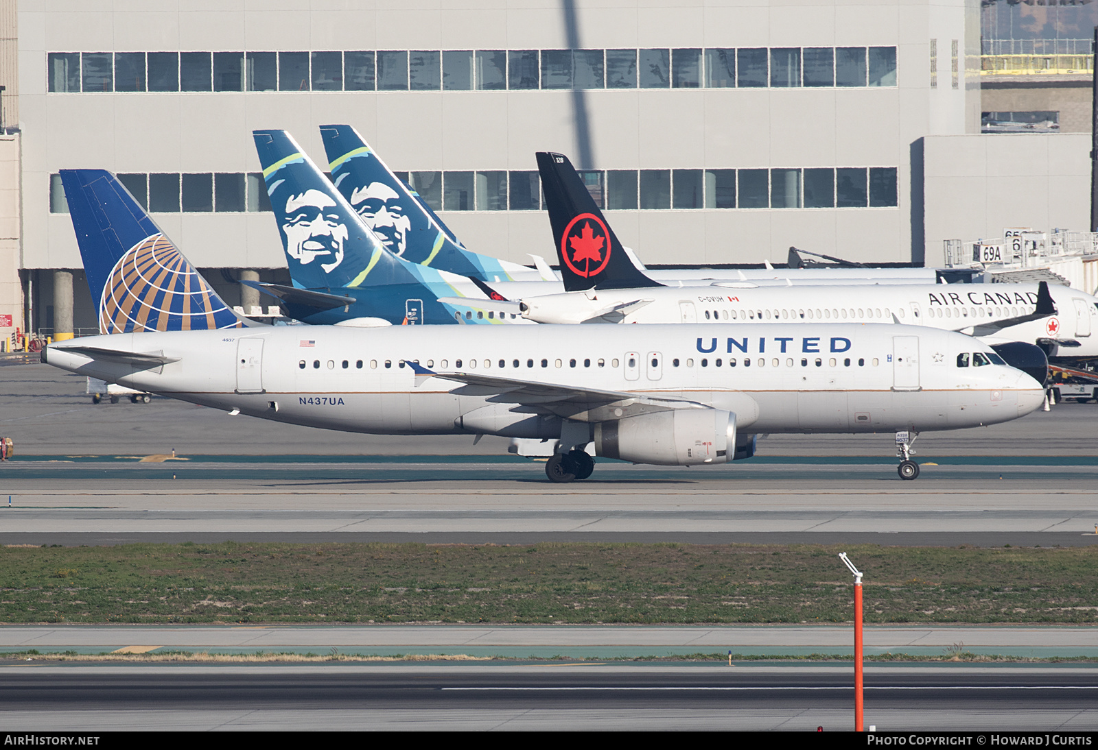 Aircraft Photo of N437UA | Airbus A320-232 | United Airlines | AirHistory.net #562791