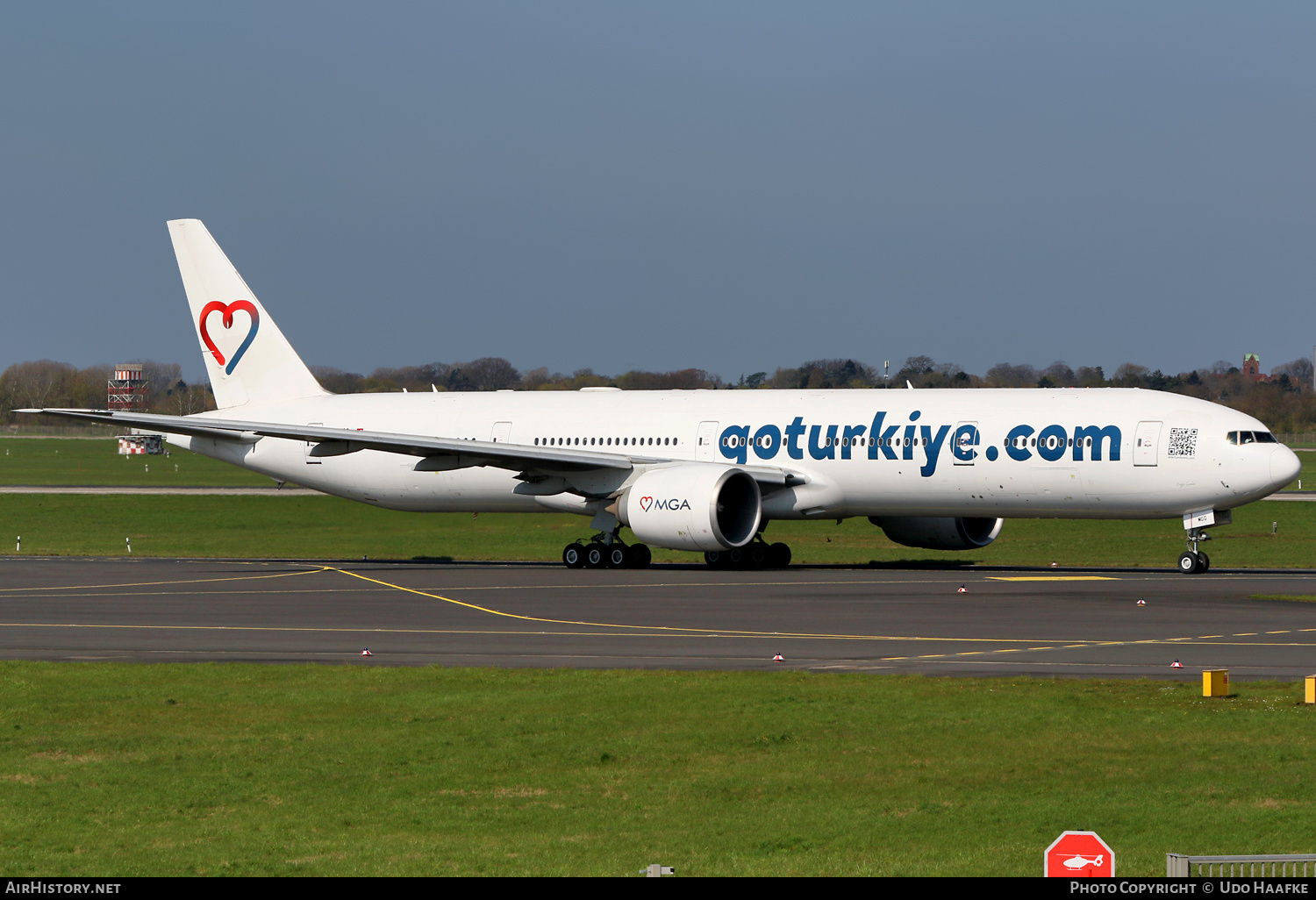 Aircraft Photo of TC-MGG | Boeing 777-3ZG/ER | MGA - Mavi Gok Aviation | AirHistory.net #562800