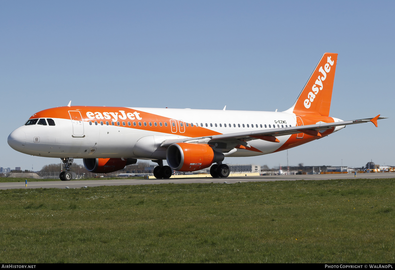 Aircraft Photo of G-EZWC | Airbus A320-214 | EasyJet | AirHistory.net #562935