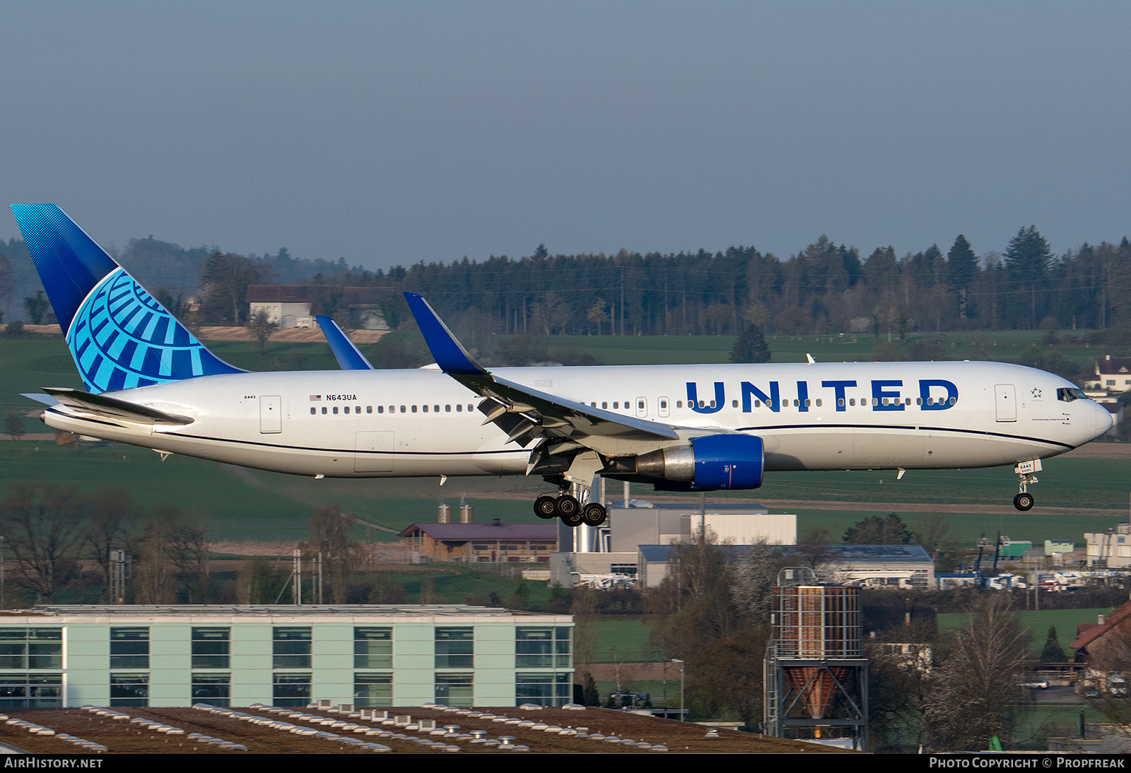 Aircraft Photo of N643UA | Boeing 767-322/ER | United Airlines | AirHistory.net #563062