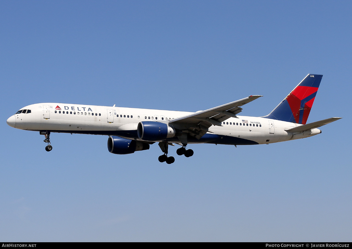 Aircraft Photo of N698DL | Boeing 757-232 | Delta Air Lines | AirHistory.net #563077