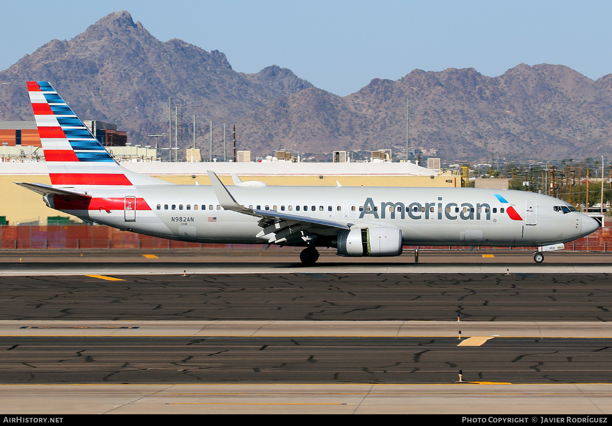 Aircraft Photo of N982AN | Boeing 737-823 | American Airlines | AirHistory.net #563088