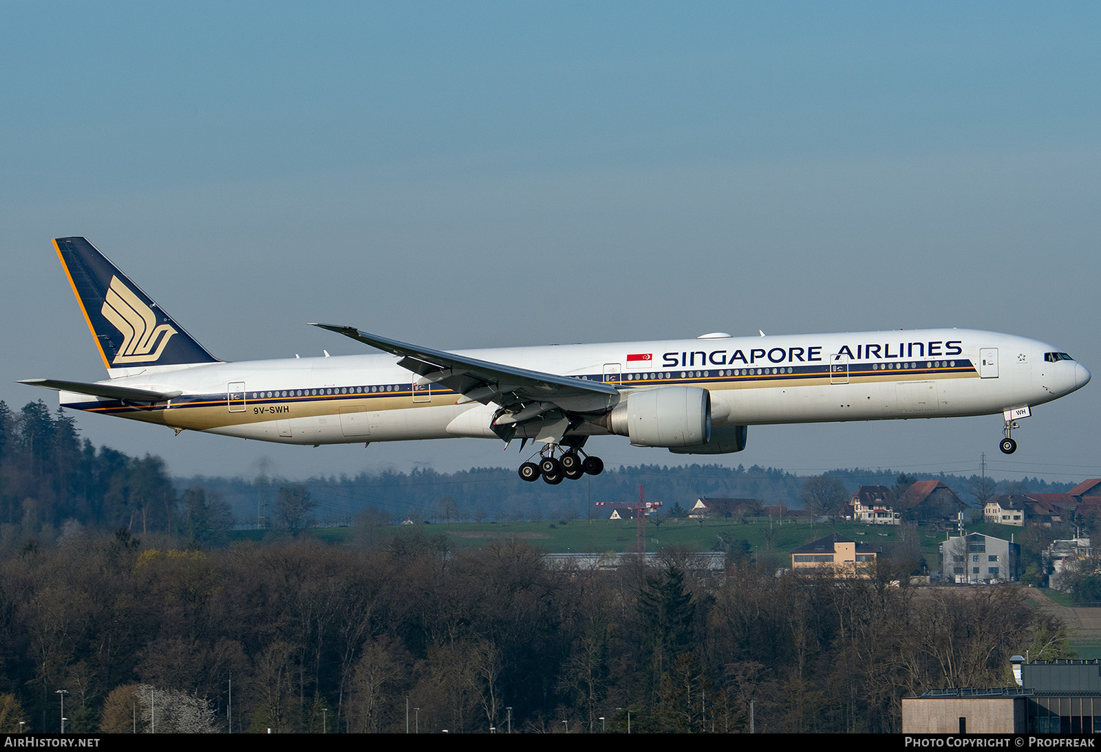 Aircraft Photo of 9V-SWH | Boeing 777-312/ER | Singapore Airlines | AirHistory.net #563095