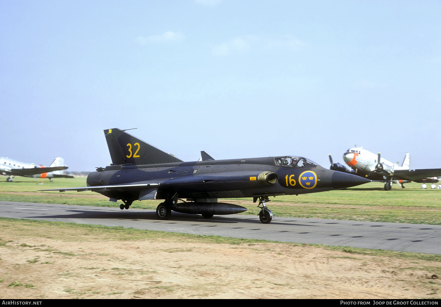 Aircraft Photo of 35068 | Saab J35A Draken | Sweden - Air Force | AirHistory.net #563104