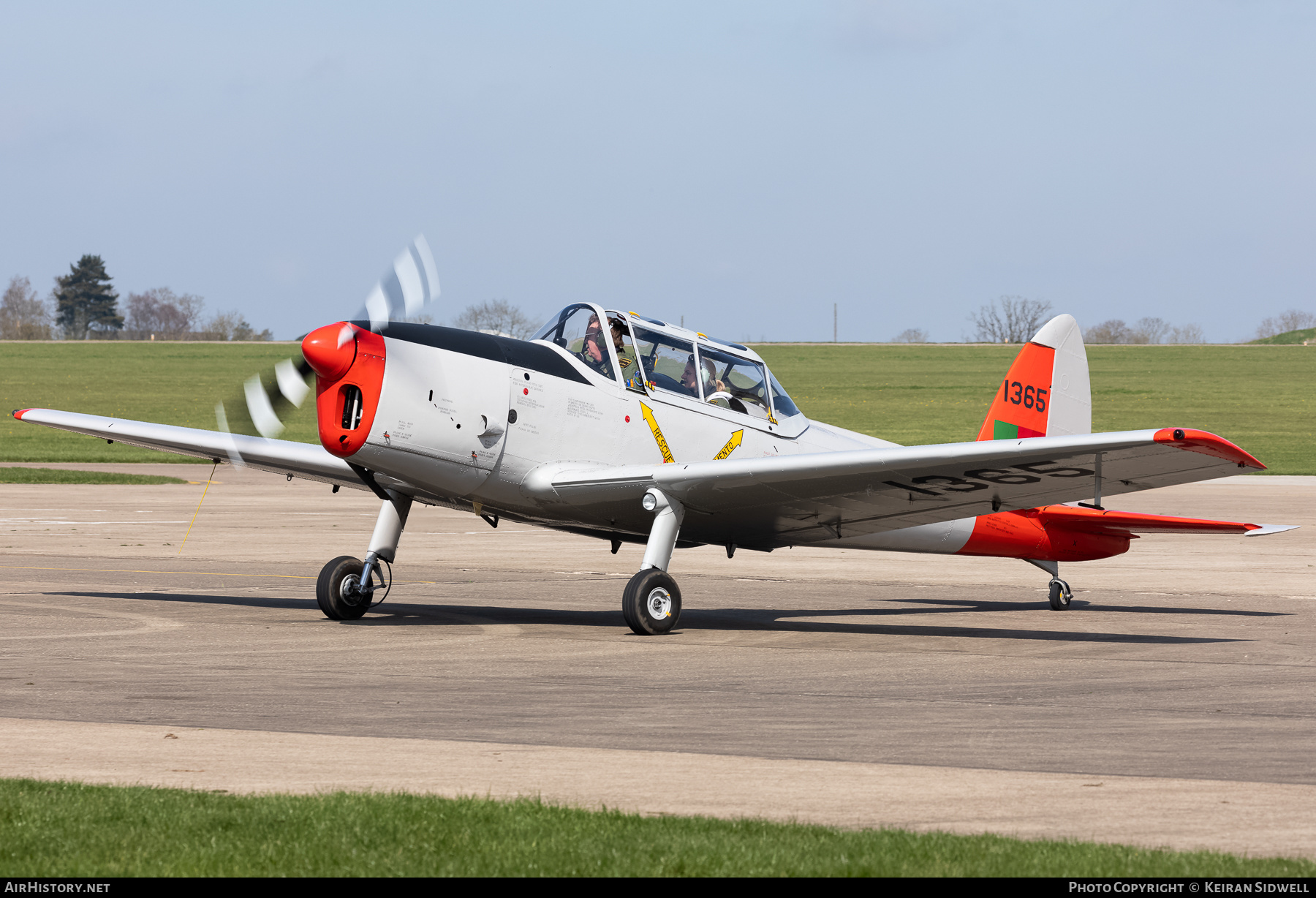 Aircraft Photo of G-DHPM / 1365 | De Havilland Canada DHC-1 Chipmunk T20 | Portugal - Air Force | AirHistory.net #563164