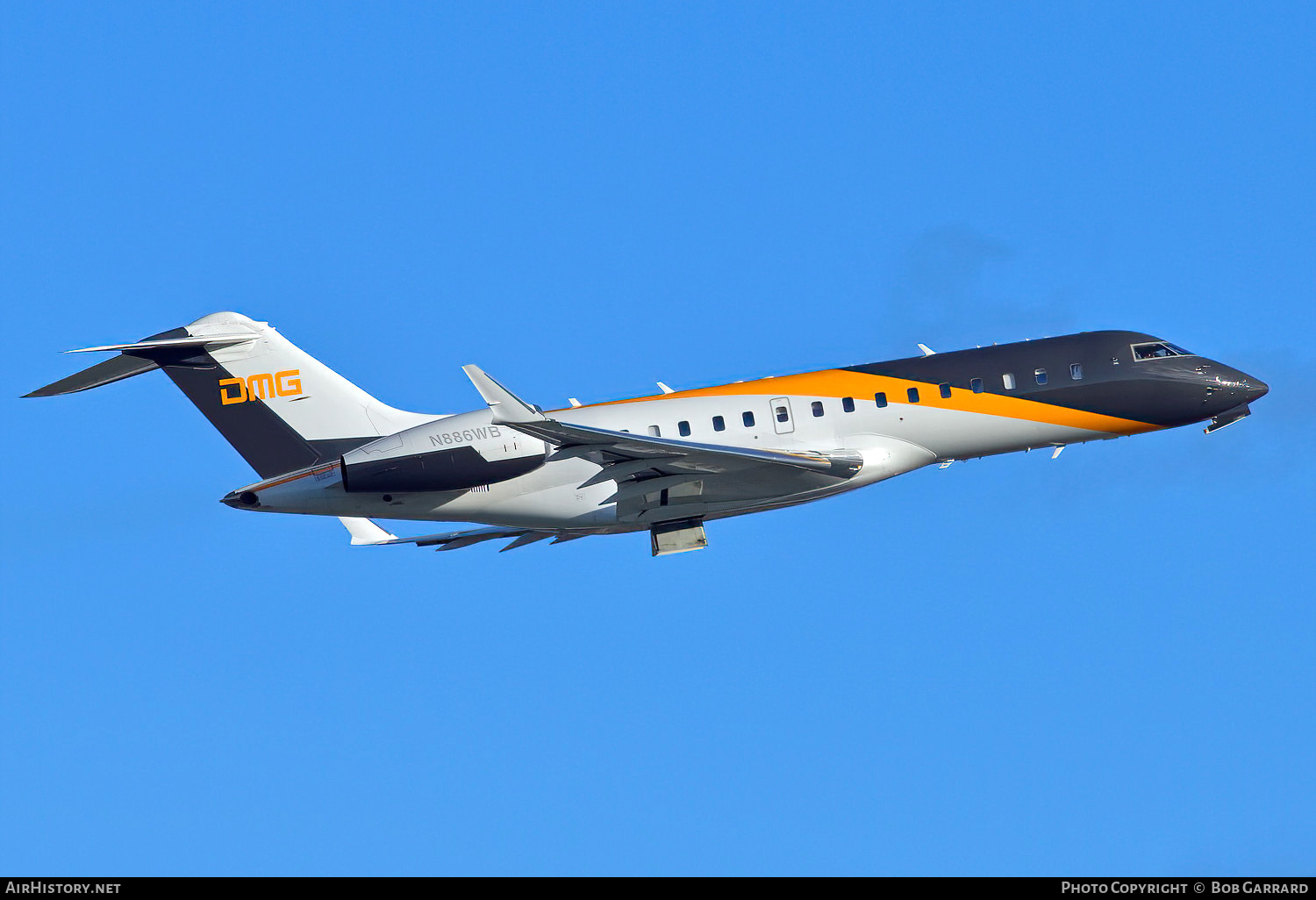 Aircraft Photo of N886WB | Bombardier Global Express (BD-700-1A10) | AirHistory.net #563212