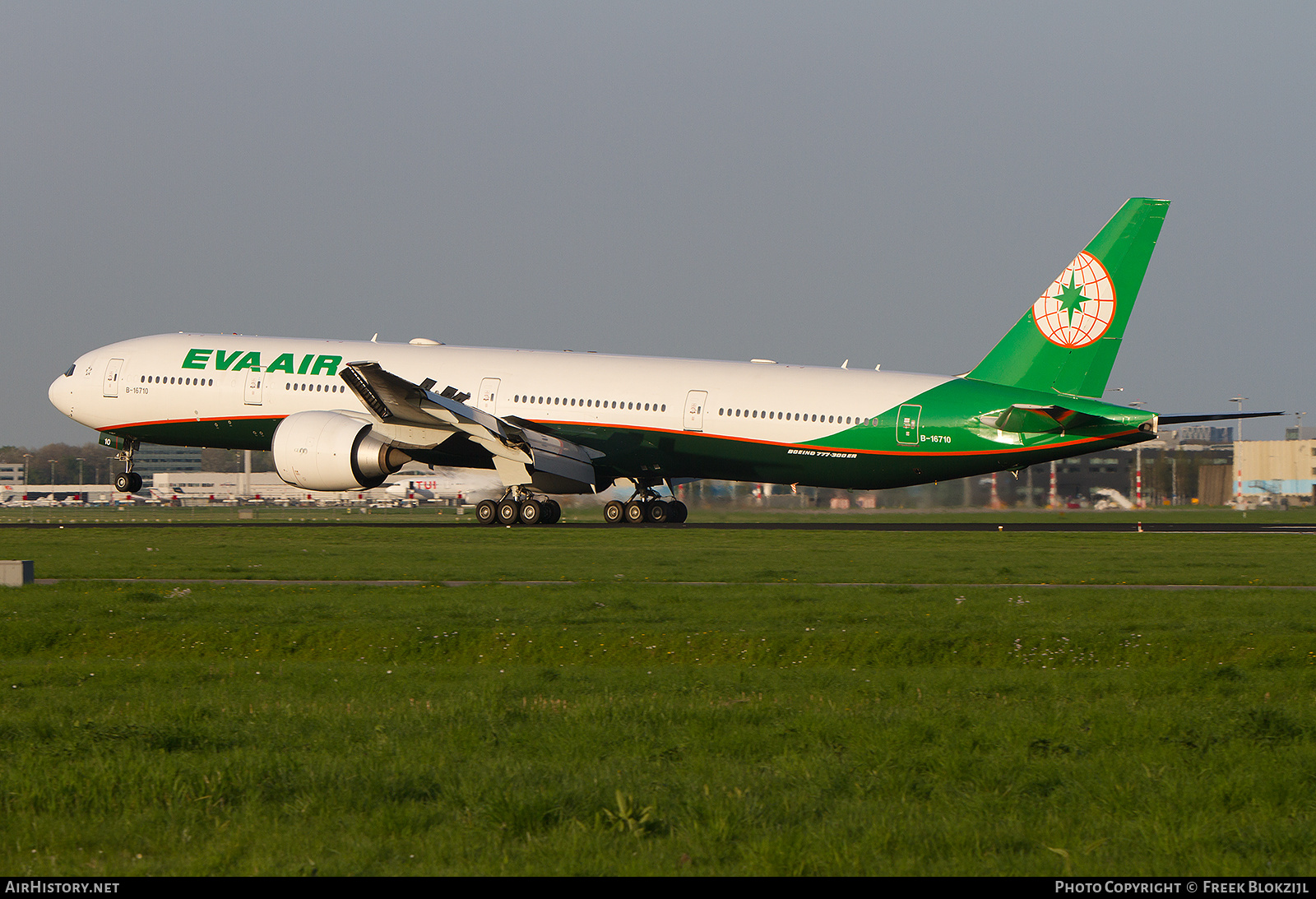 Aircraft Photo of B-16710 | Boeing 777-35E/ER | EVA Air | AirHistory.net #563228