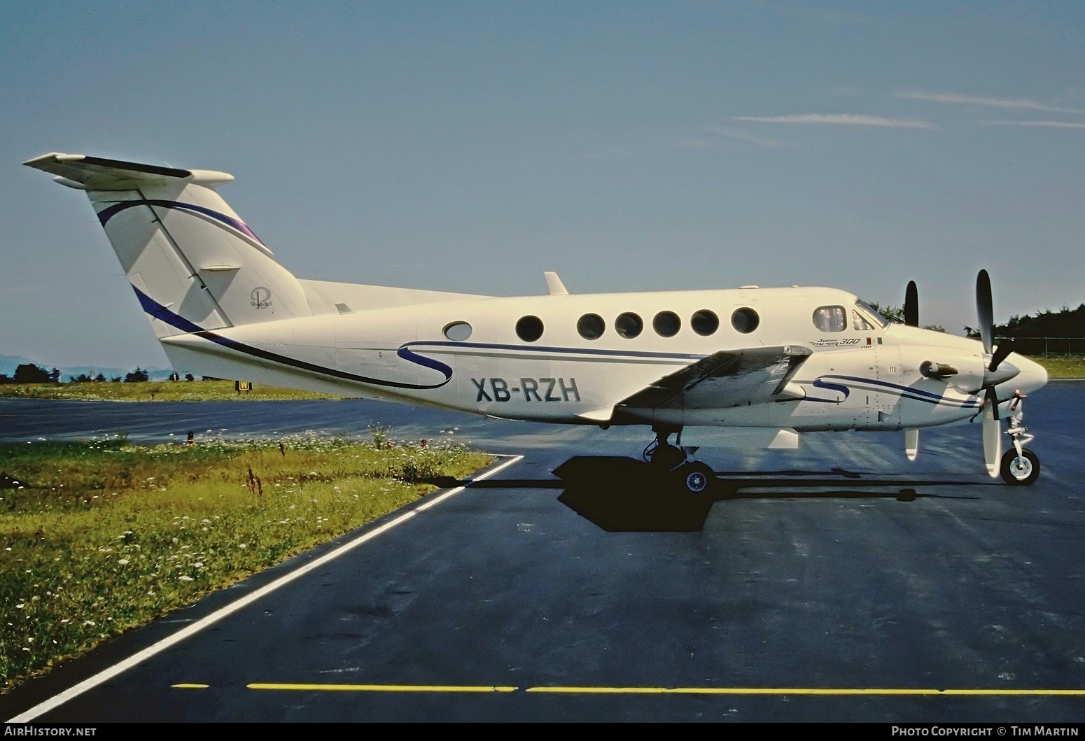 Aircraft Photo of XB-RZH | Beech Super King Air 300LW | AirHistory.net #563255