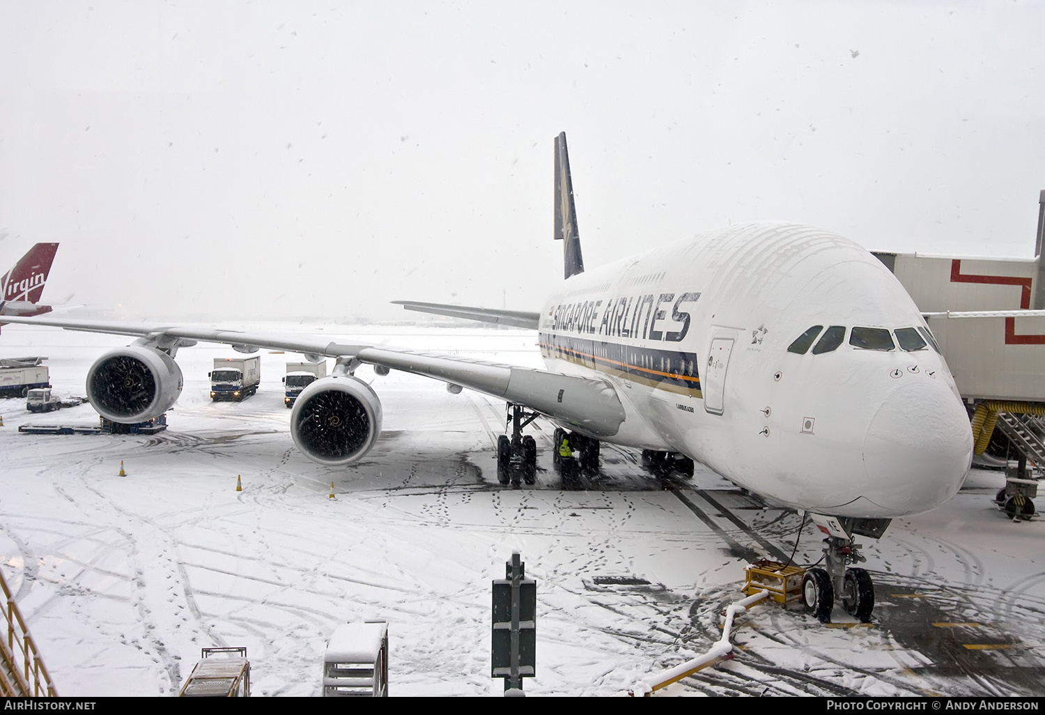 Aircraft Photo of 9V-SKE | Airbus A380-841 | Singapore Airlines | AirHistory.net #563285