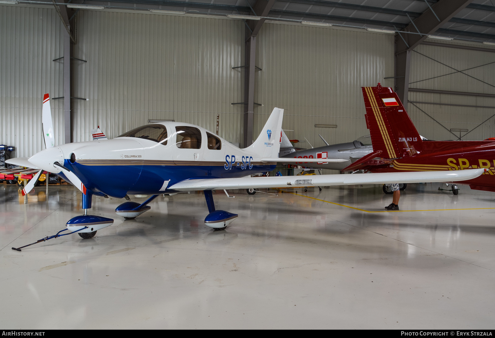 Aircraft Photo of SP-SFC | Lancair LC-40-550FG Columbia 300 | AirHistory.net #563302