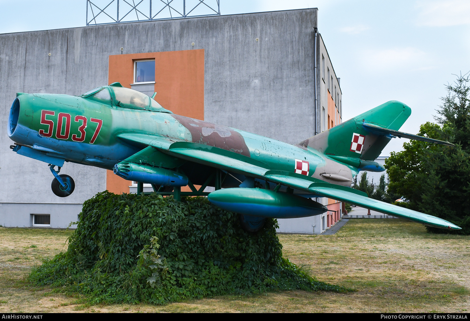 Aircraft Photo of 5037 | PZL-Mielec Lim-6R | Poland - Air Force | AirHistory.net #563359