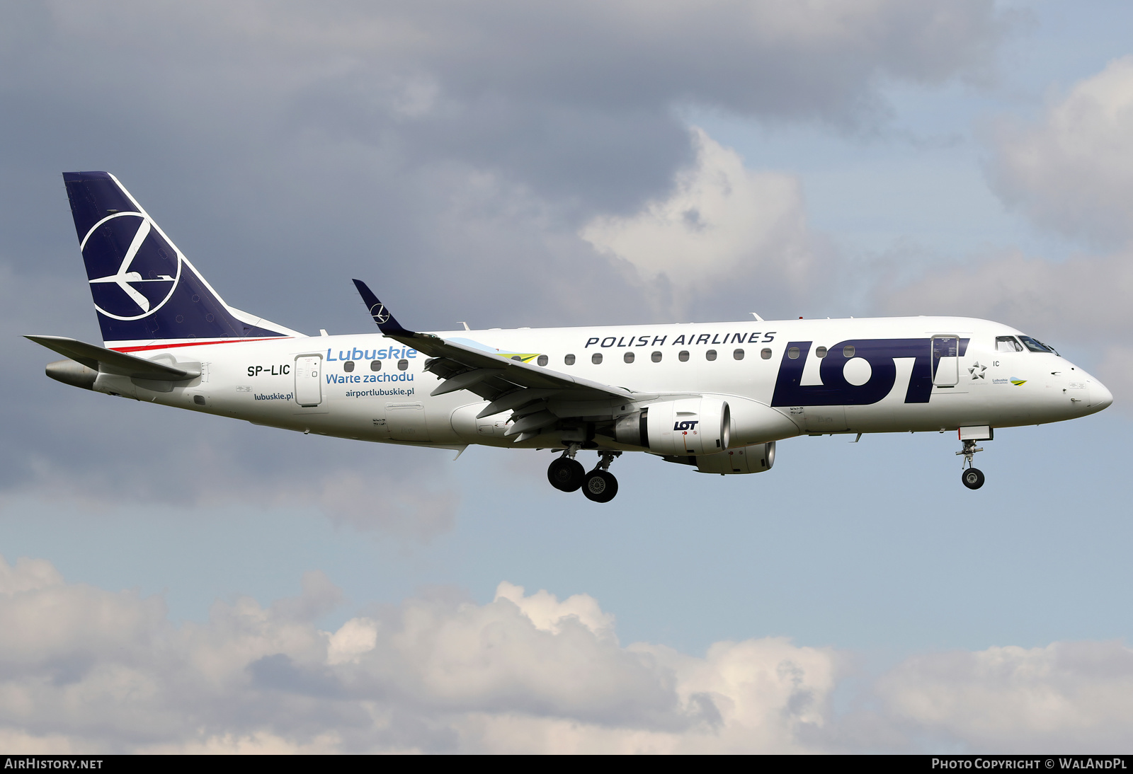 Aircraft Photo of SP-LIC | Embraer 175LR (ERJ-170-200LR) | LOT Polish Airlines - Polskie Linie Lotnicze | AirHistory.net #563484