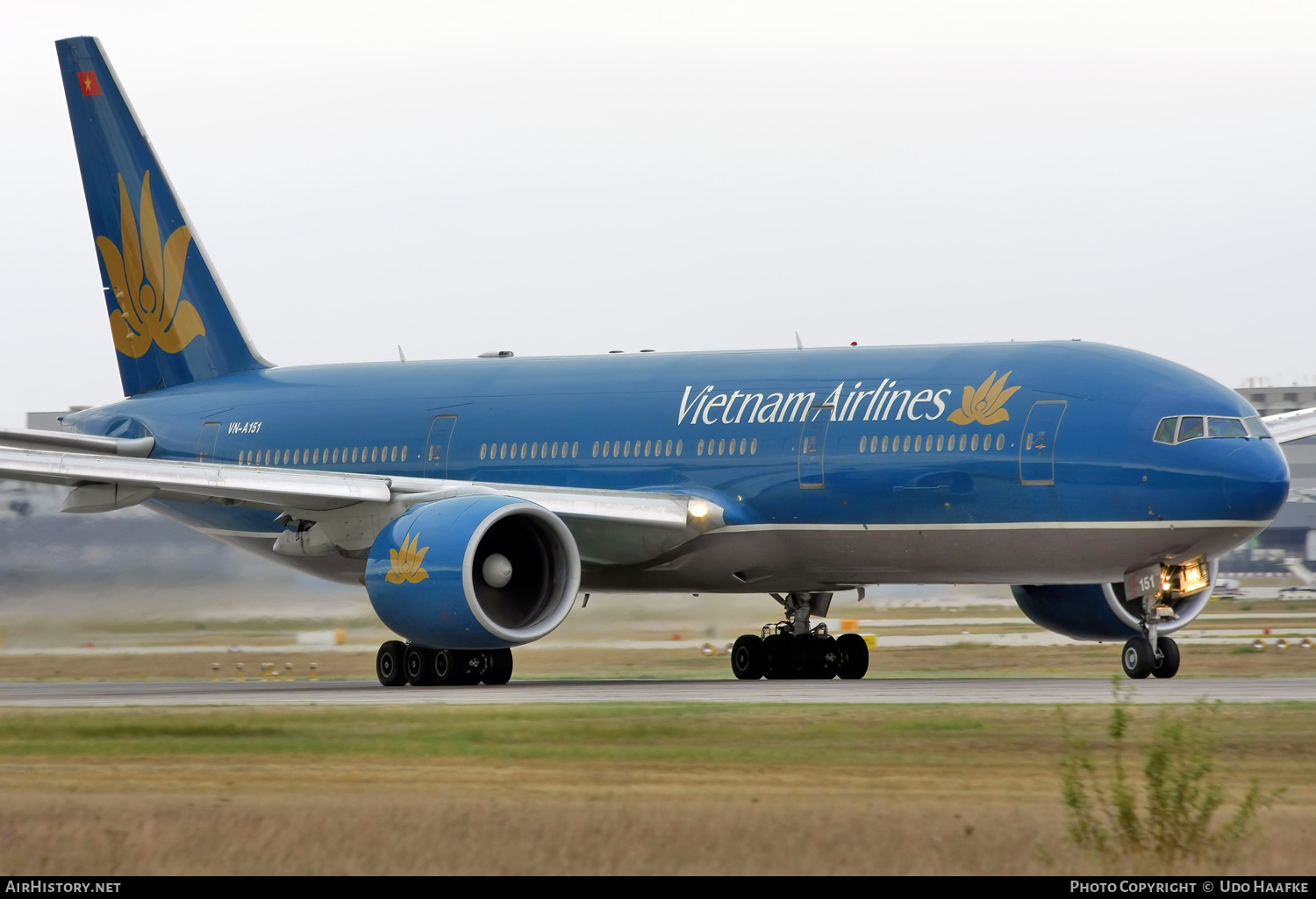Aircraft Photo of VN-A151 | Boeing 777-2Q8/ER | Vietnam Airlines | AirHistory.net #563534