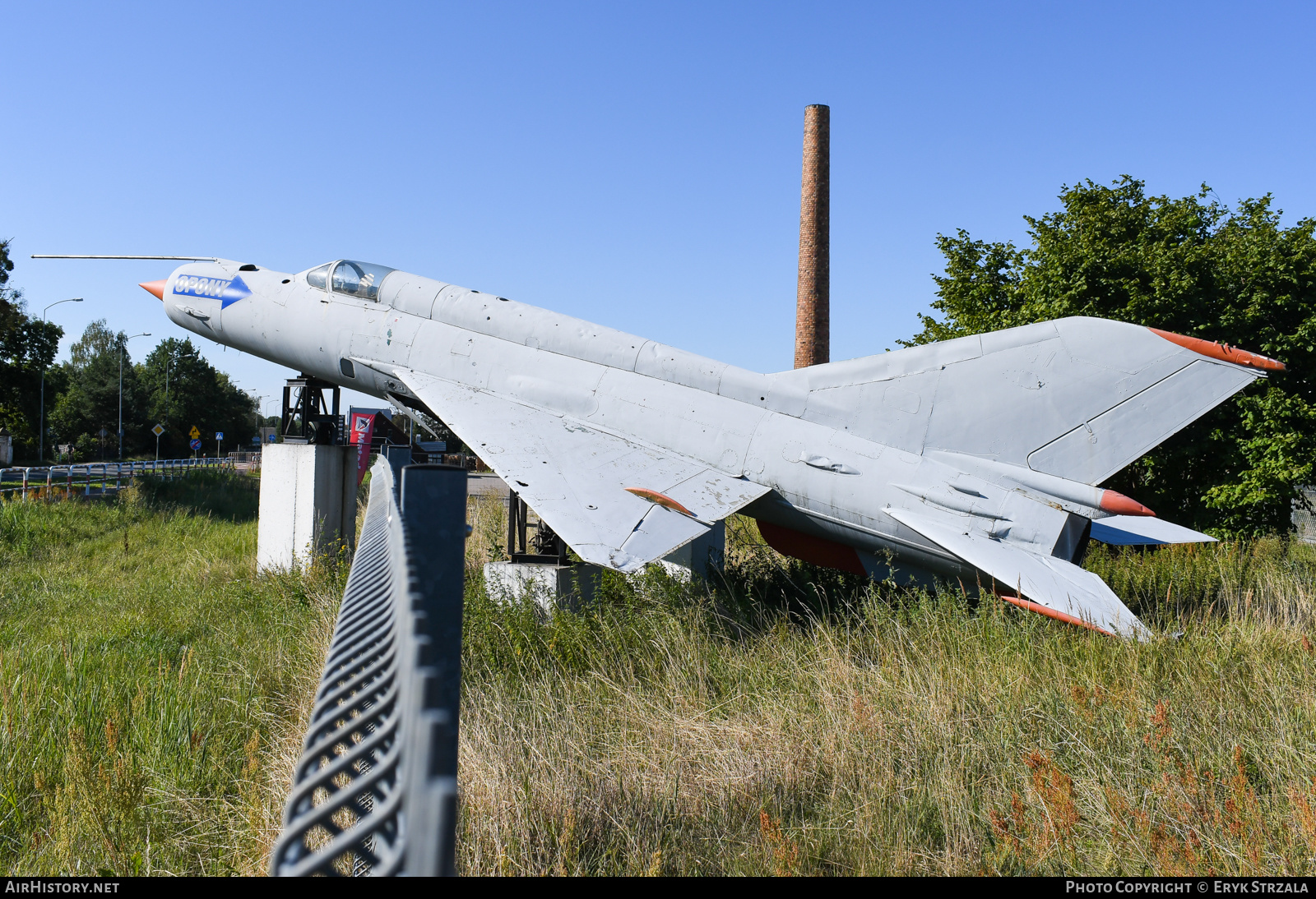 Aircraft Photo of No Reg | Mikoyan-Gurevich MiG-21M | Autodom Opony | AirHistory.net #563550