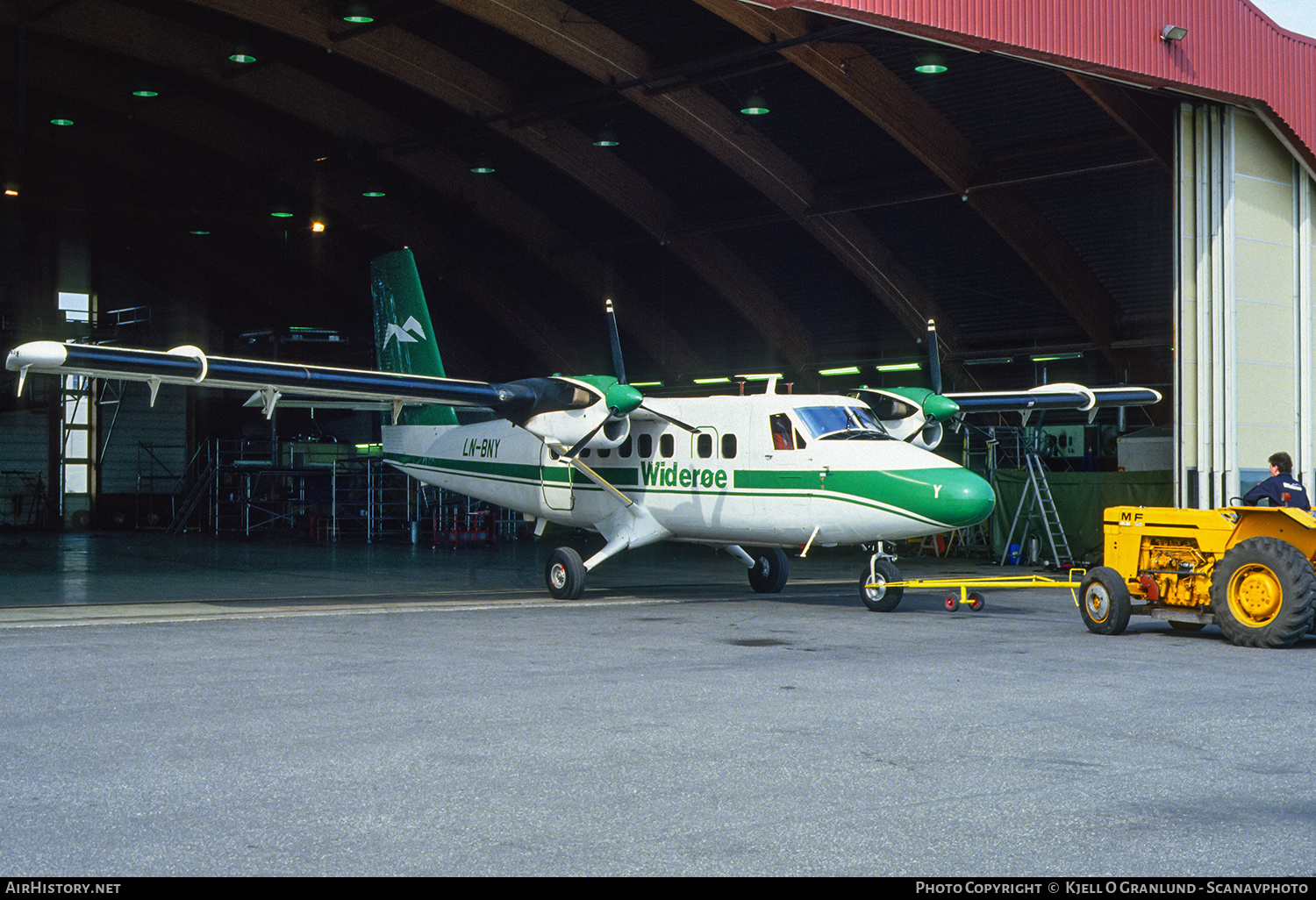 Aircraft Photo of LN-BNY | De Havilland Canada DHC-6-300 Twin Otter | Widerøe | AirHistory.net #563557