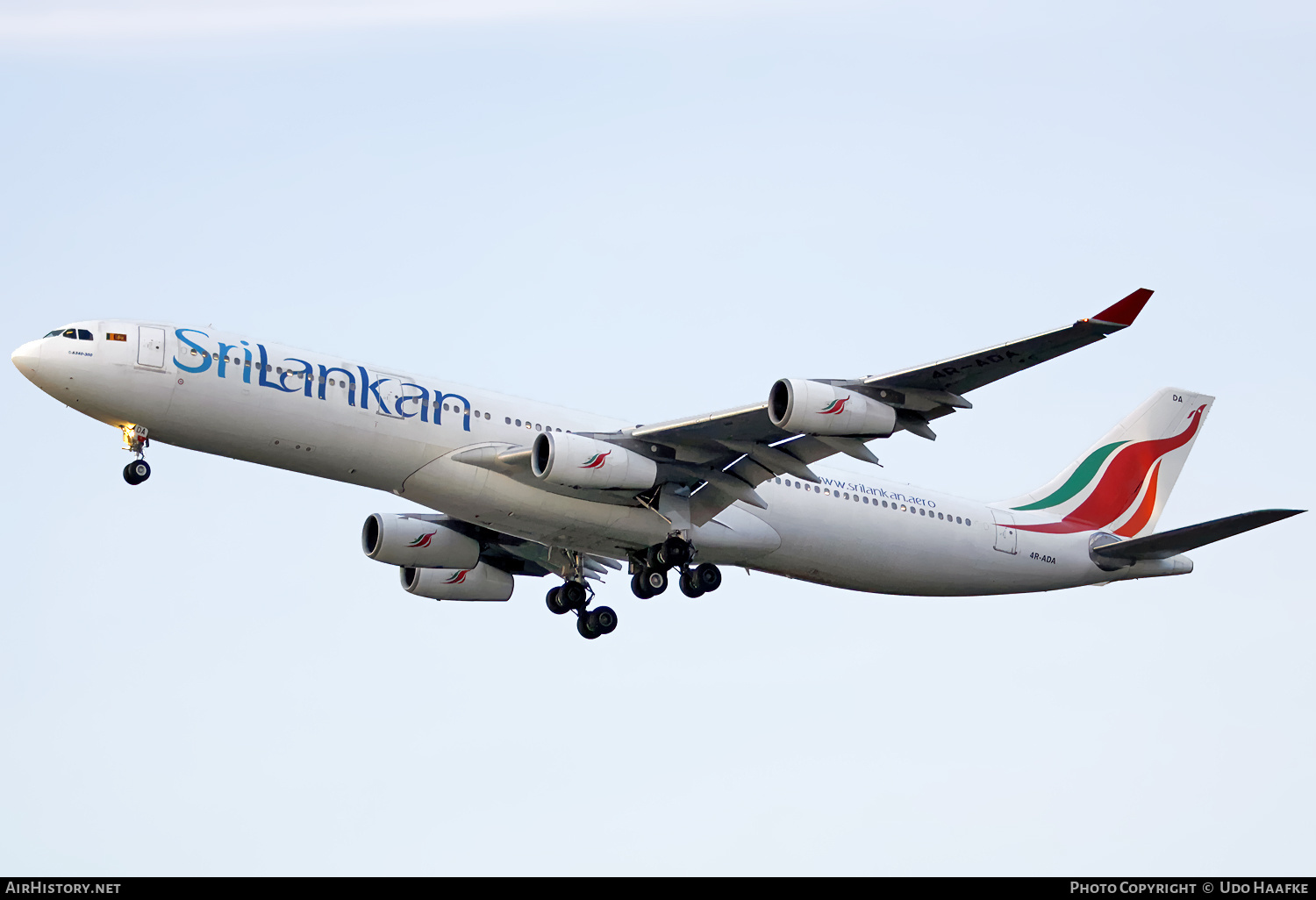Aircraft Photo of 4R-ADA | Airbus A340-311 | SriLankan Airlines | AirHistory.net #563626